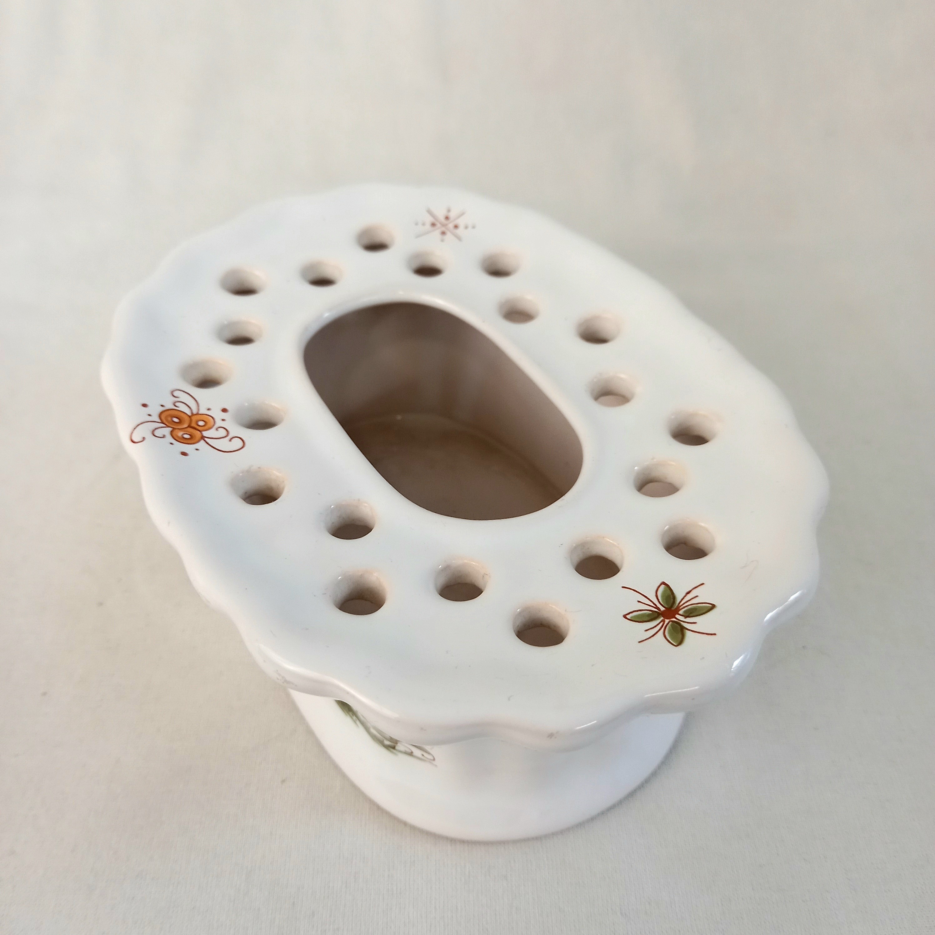 Vase pique-fleurs décor Moustiers GF Très bon état - Vue 4 - 