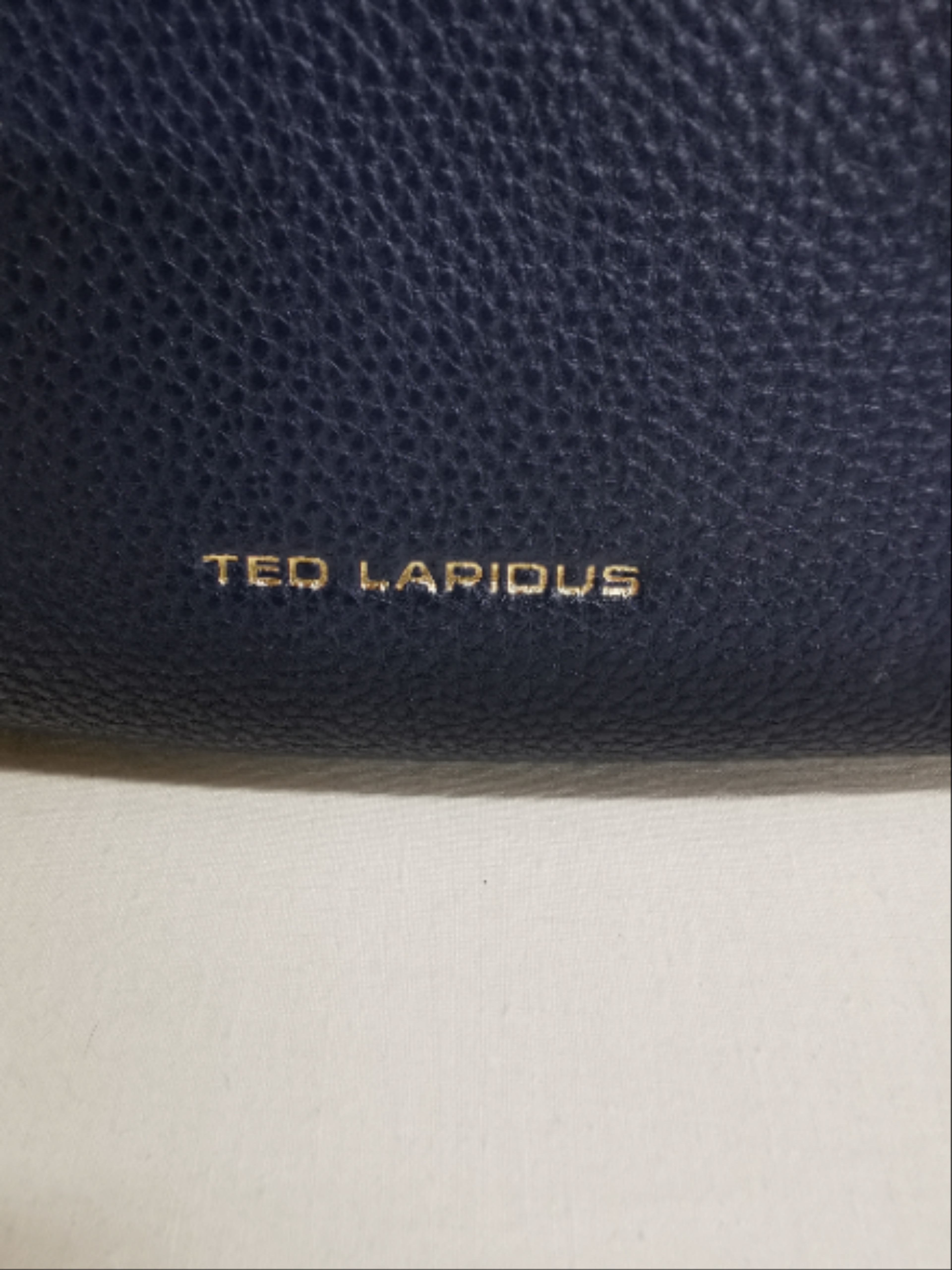 Voir photo 7 de Sac Bandoulière bleu marine .TED LAPIDUS. Sac Bandoulière bleu marine .TED LAPIDUS. Comme neuf - Vue 7 -