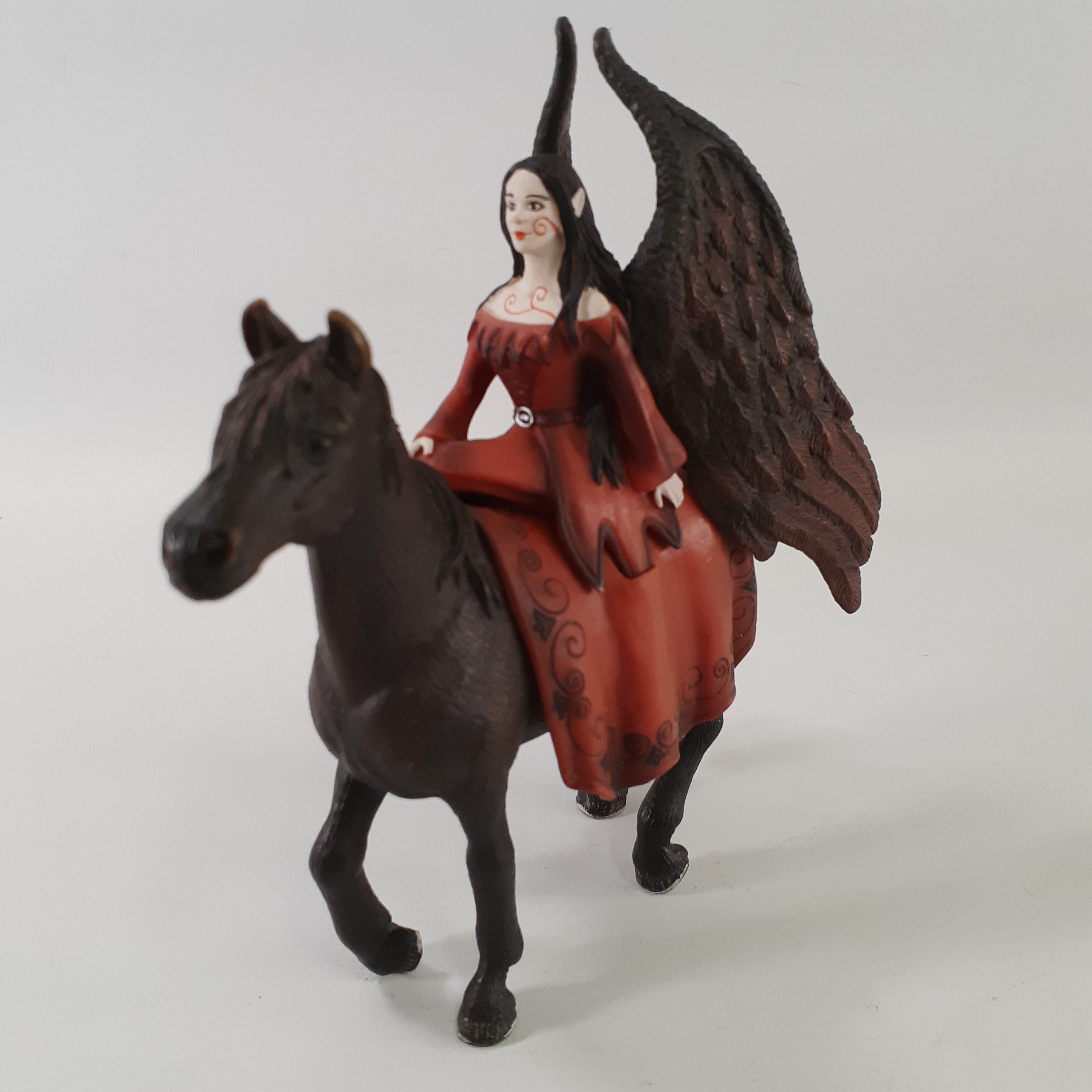 Voir photo 2 de Lot de Figurine SCHLEICH Elfes sur cheval univers Bayala Lot de Figurine SCHLEICH Elfes sur cheval univers Bayala Très bon état - Vue 2 -