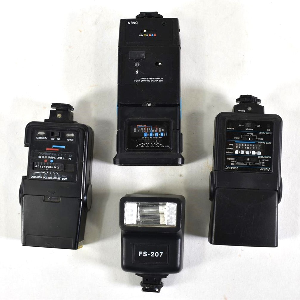 Lot de 4 flashs, dont 1 Helios et 2 Vivitar - Photo 1