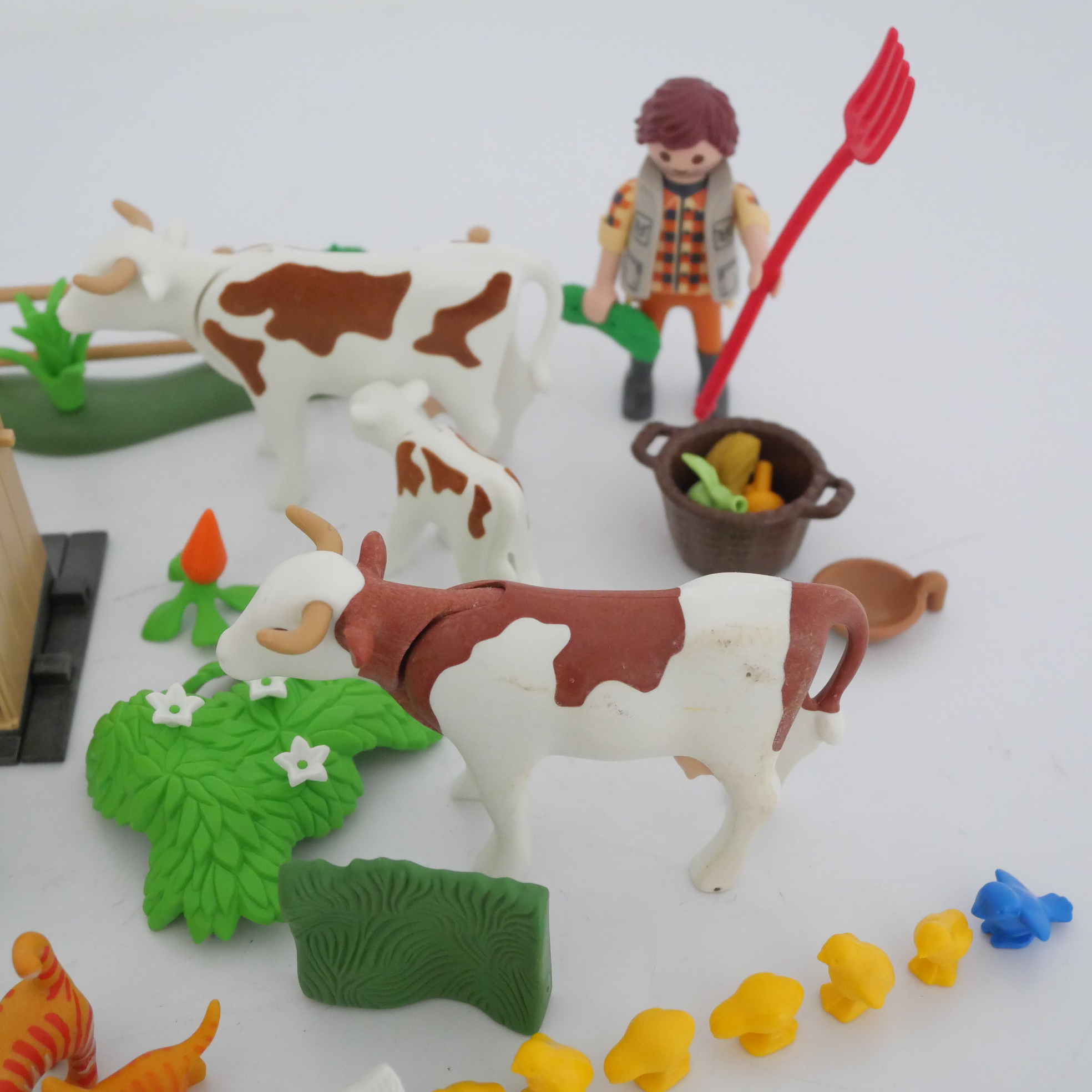 Voir photo 2 de Playmobil "Thème Ferme Basse Cour" Playmobil "Thème Ferme Basse Cour" Très bon état - Vue 2 -