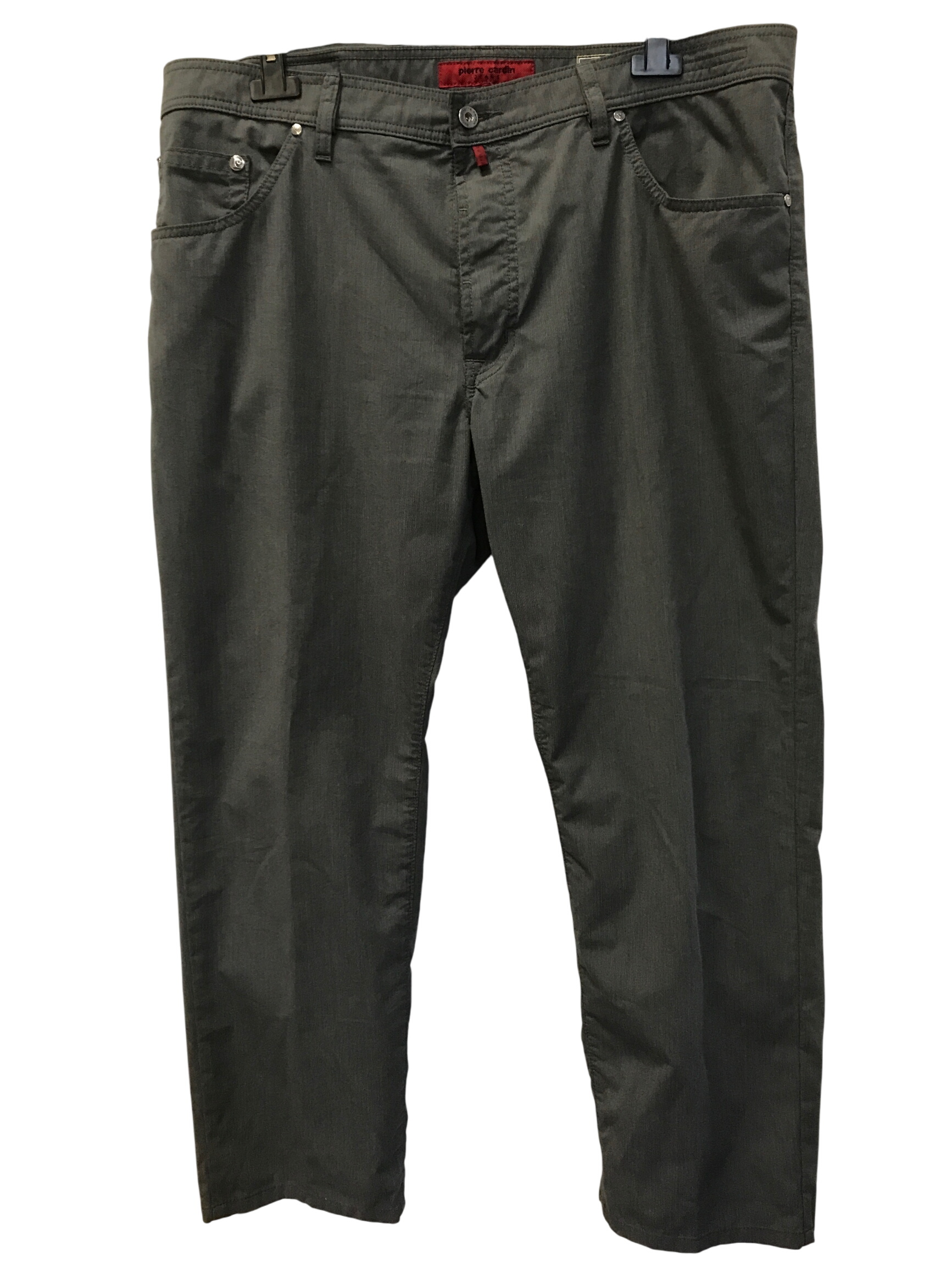Acheter Pantalon été gris coupe jeans « Pierre Cardin » T52L Très bon état - 20,00 € Pantalon été gris coupe jeans « Pierre Cardin » T52L Très bon état - reconditionné disponible sur Label Emmaüs