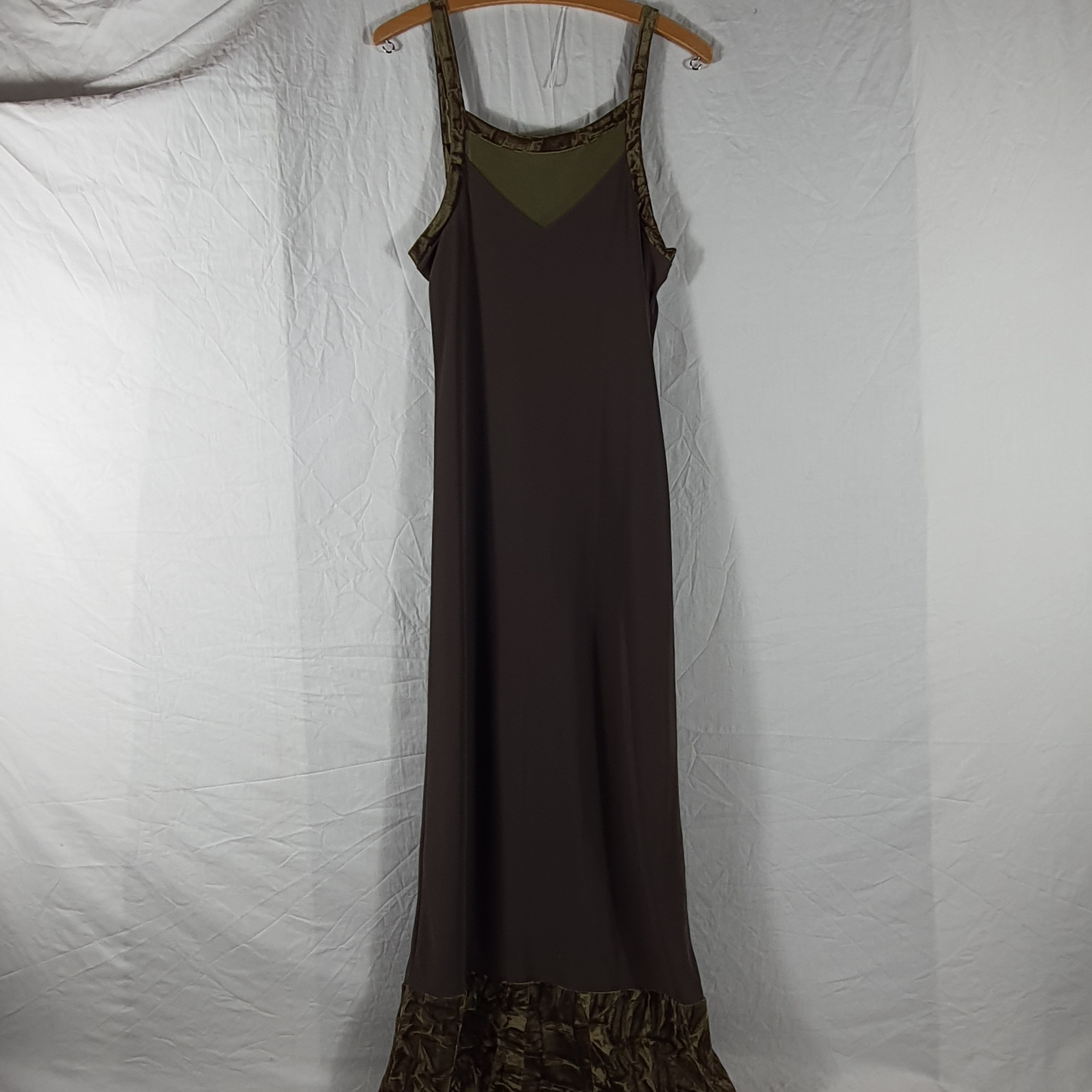 Voir photo 3 de Robe longuen verte - La petite Française - TU Robe longuen verte - La petite Française - TU Très bon état - Vue 3 -