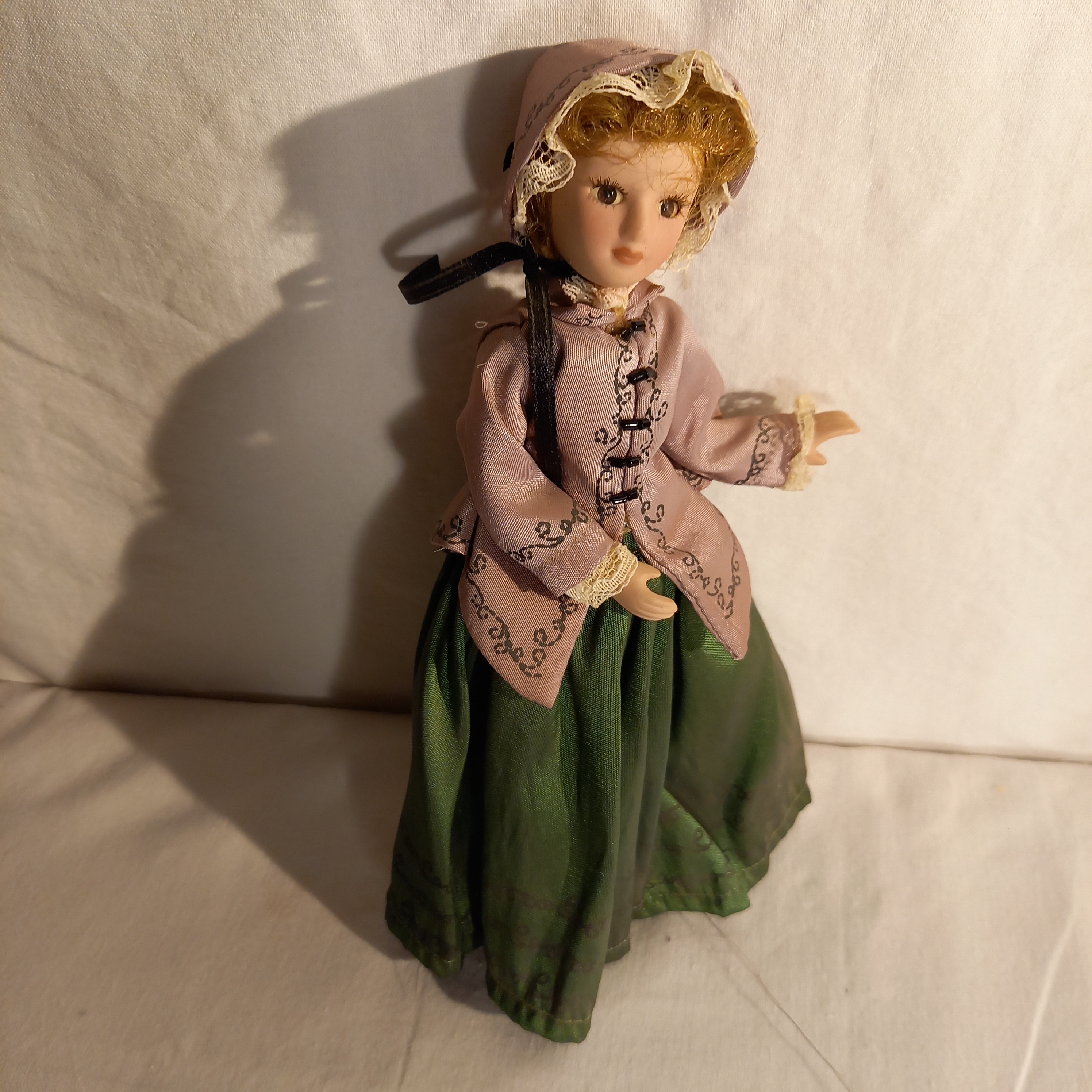 Lot de 10 poupeés de collection en porcelaine  - Vue 6 - 