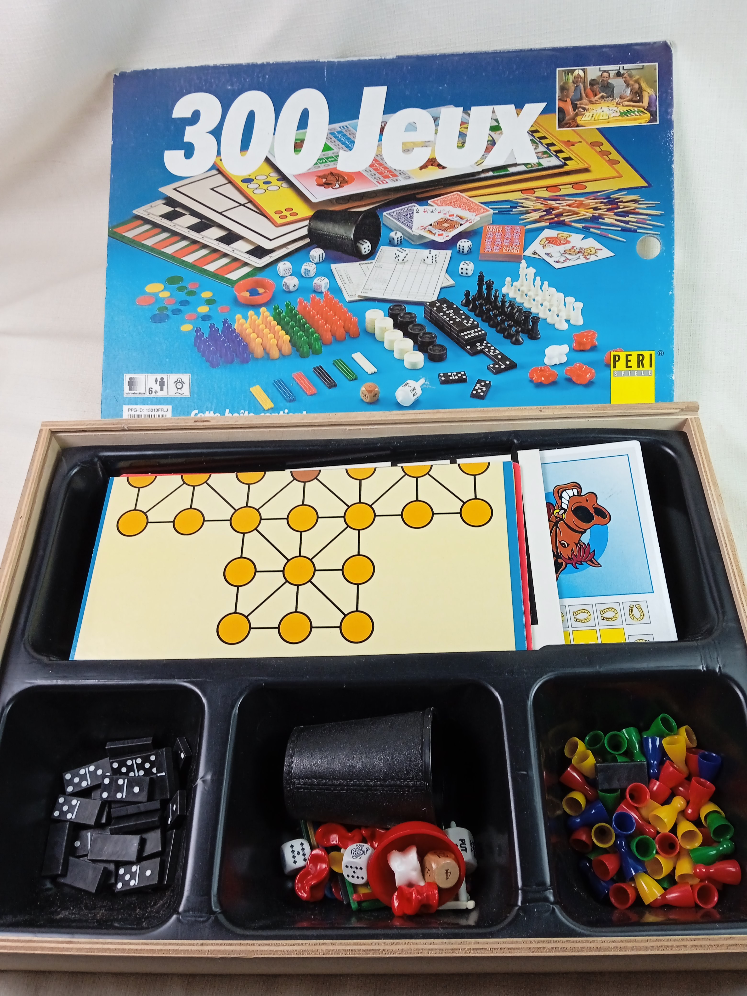300 jeux de société vintage, éditeur Peri Spiele Bon état - Vue 4 - 