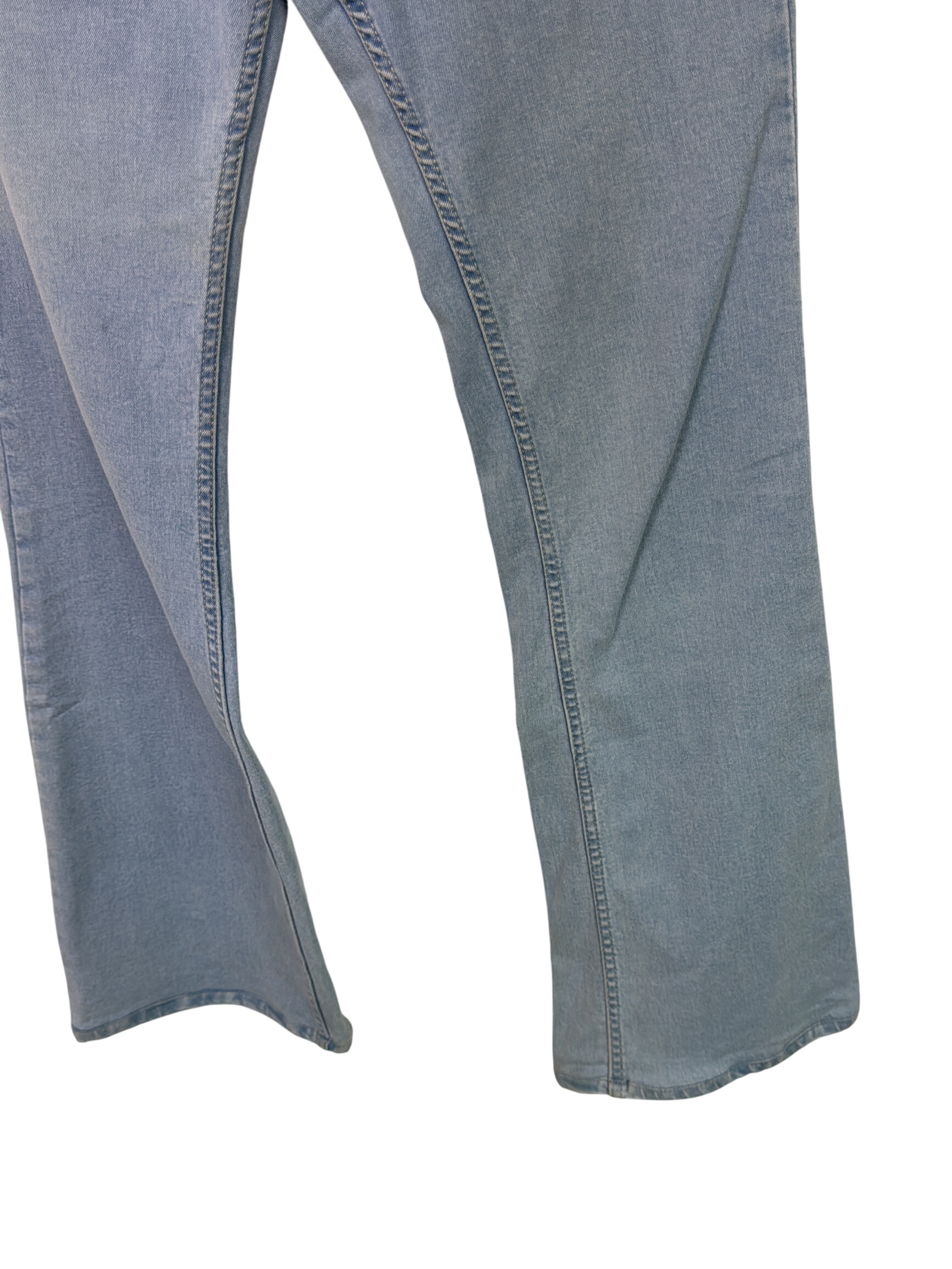 Voir photo 2 de Jean flare délavé Bershka avec anneau S/36 Jean flare délavé Bershka avec anneau S/36 Très bon état - Vue 2 -