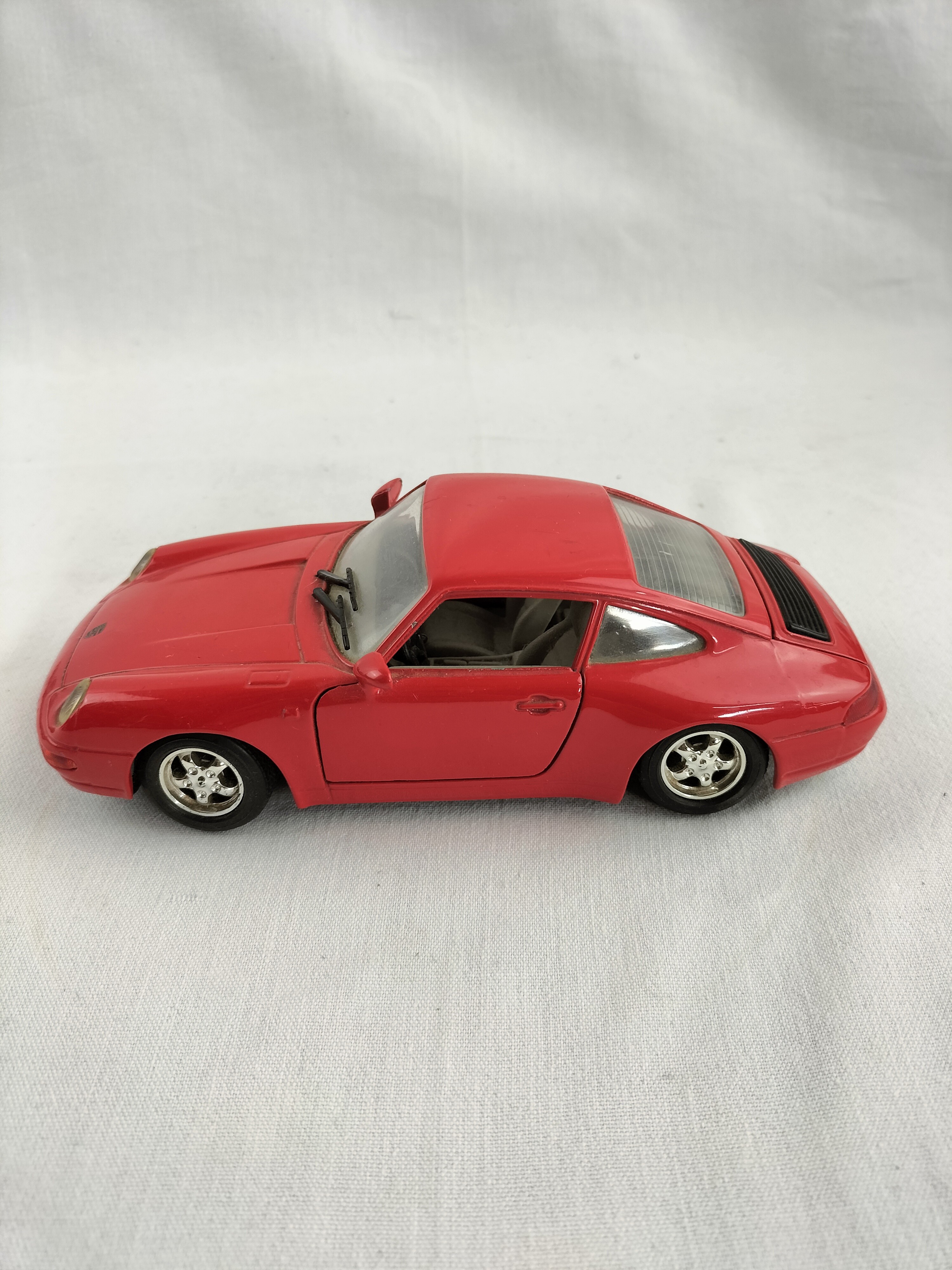 Voir photo 55 de Lot de 8 voitures miniatures de collection – Ferrari, Porsche, Mustang, Cadillac, Corvette Lot de 8 voitures miniatures de collection – Ferrari, Porsche, Mustang, Cadillac, Corvette Bon état - Vue 55 -