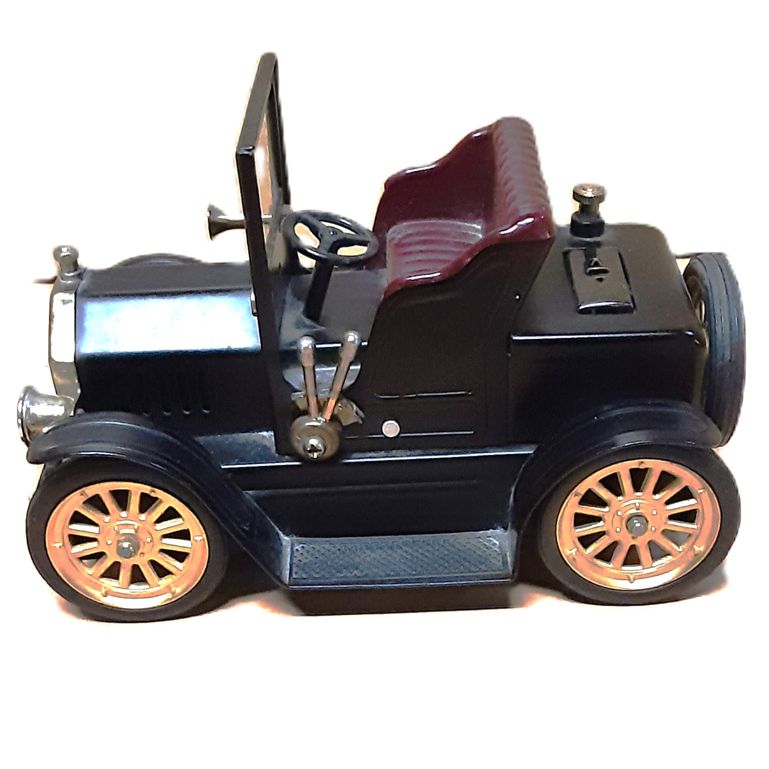 Briquet/range cigare en forme de voiture Ford T Très bon état - Vue 3 - 