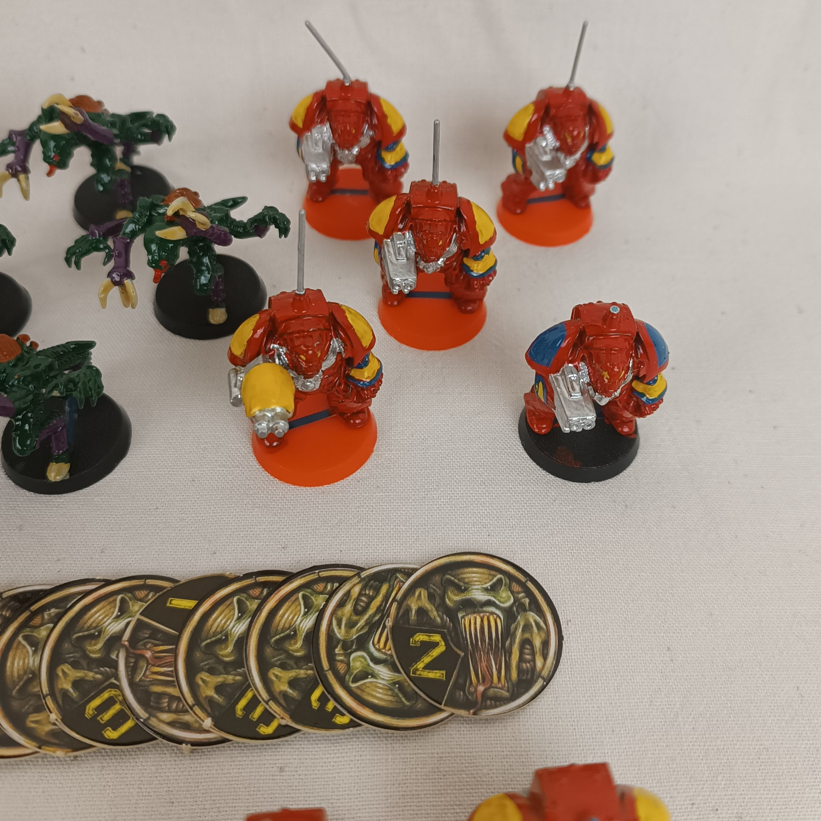 Voir photo 12 de Jeu de société "Space Hulk" - Warhammer 40K, première édition de 1989, par Games Workshop, figurines peintes Jeu de société "Space Hulk" - Warhammer 40K, première édition de 1989, par Games Workshop, figurines peintes État correct - Vue 12 -