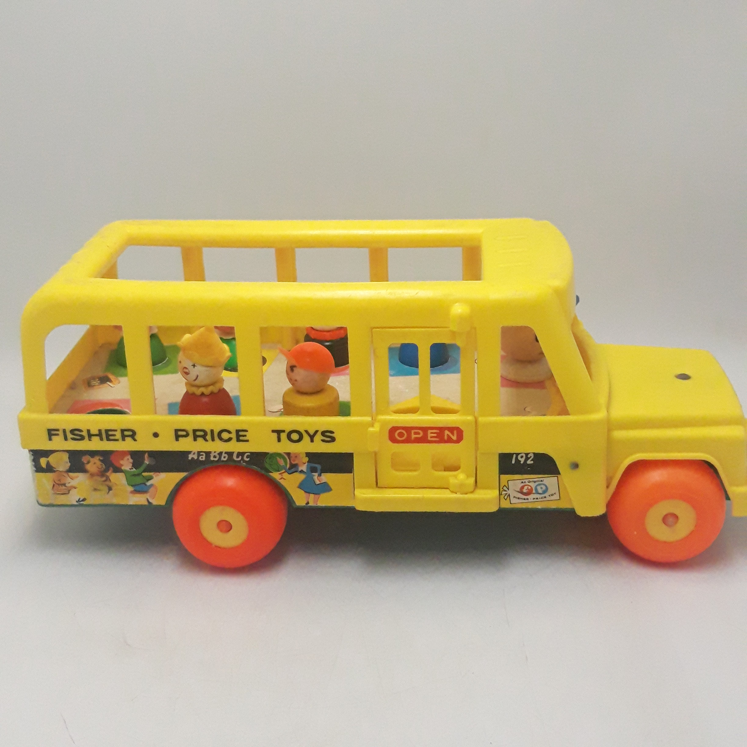 Voir photo 3 de Ancien bus scolaire Fisher-Price 1964 Ancien bus scolaire Fisher-Price 1964 Bon état - Vue 3 -