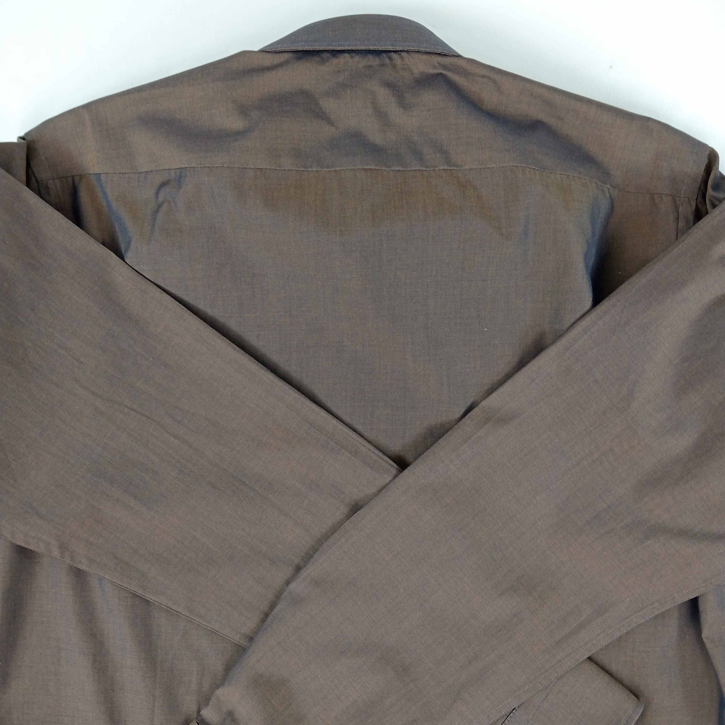 Voir photo 3 de Chemise homme - marque Hugo Boss - manches longues - couleur marron/reflet violet - taille 39 Chemise homme - marque Hugo Boss - manches longues - couleur marron/reflet violet - taille 39 - Vue 3 -