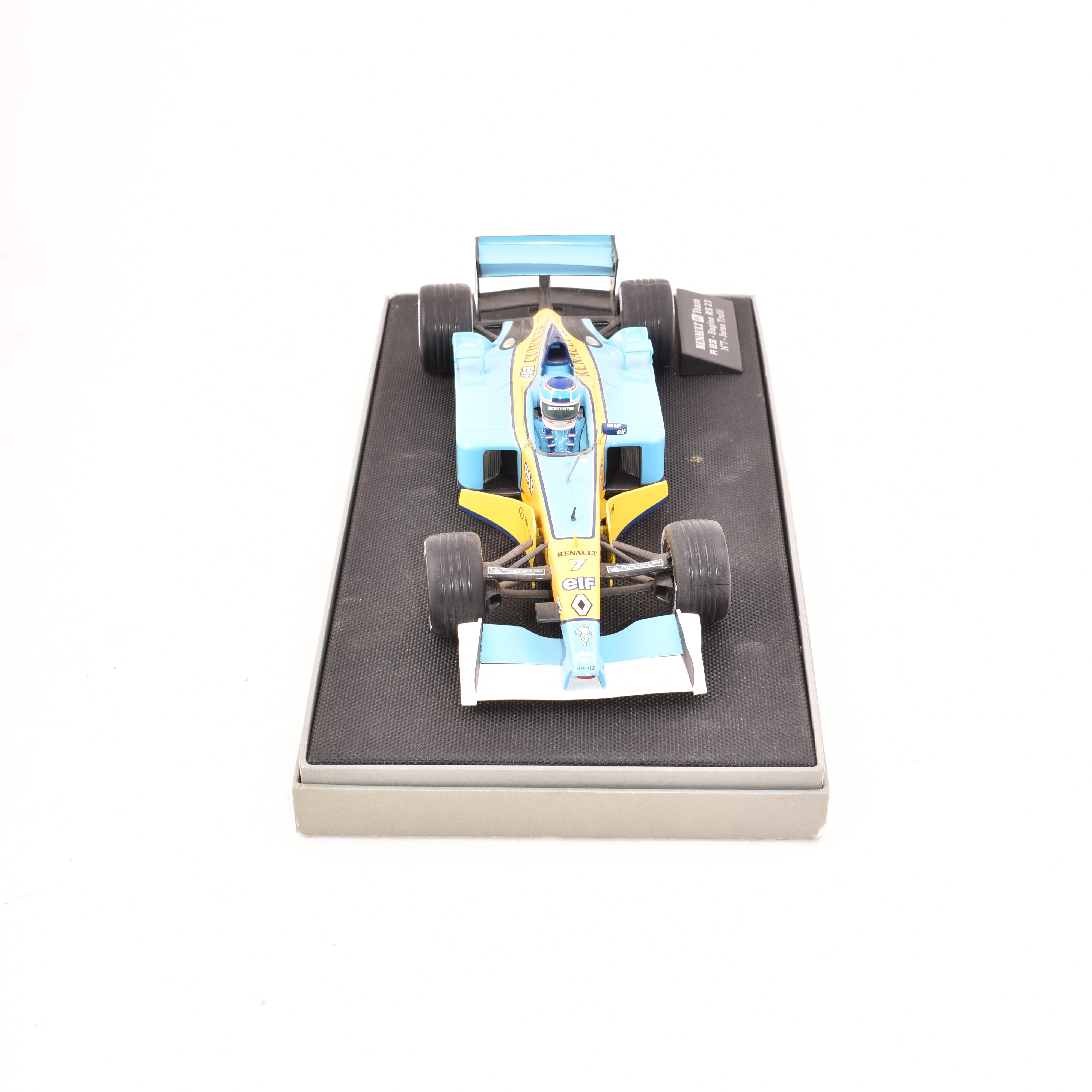 Voir photo 4 de Modèle R23 – Saison 2003 - de collection Renault F1 Team R23 - 1/18 – Jarno Trulli – N°7 Modèle R23 – Saison 2003 - de collection Renault F1 Team R23 - 1/18 – Jarno Trulli – N°7 Très bon état - Vue 4 -