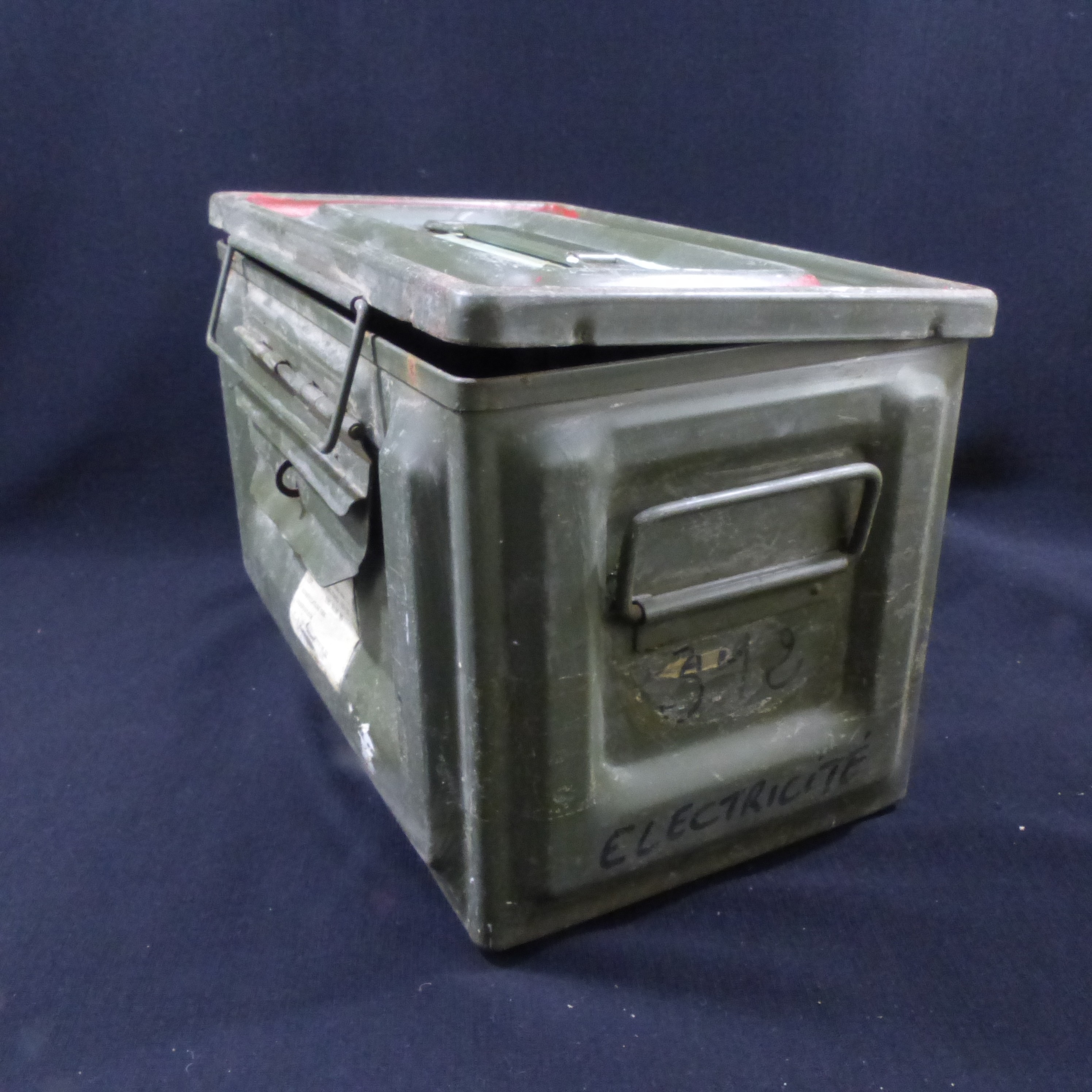 Caisse à munition en métal kaki - Armée Française - Photo 5