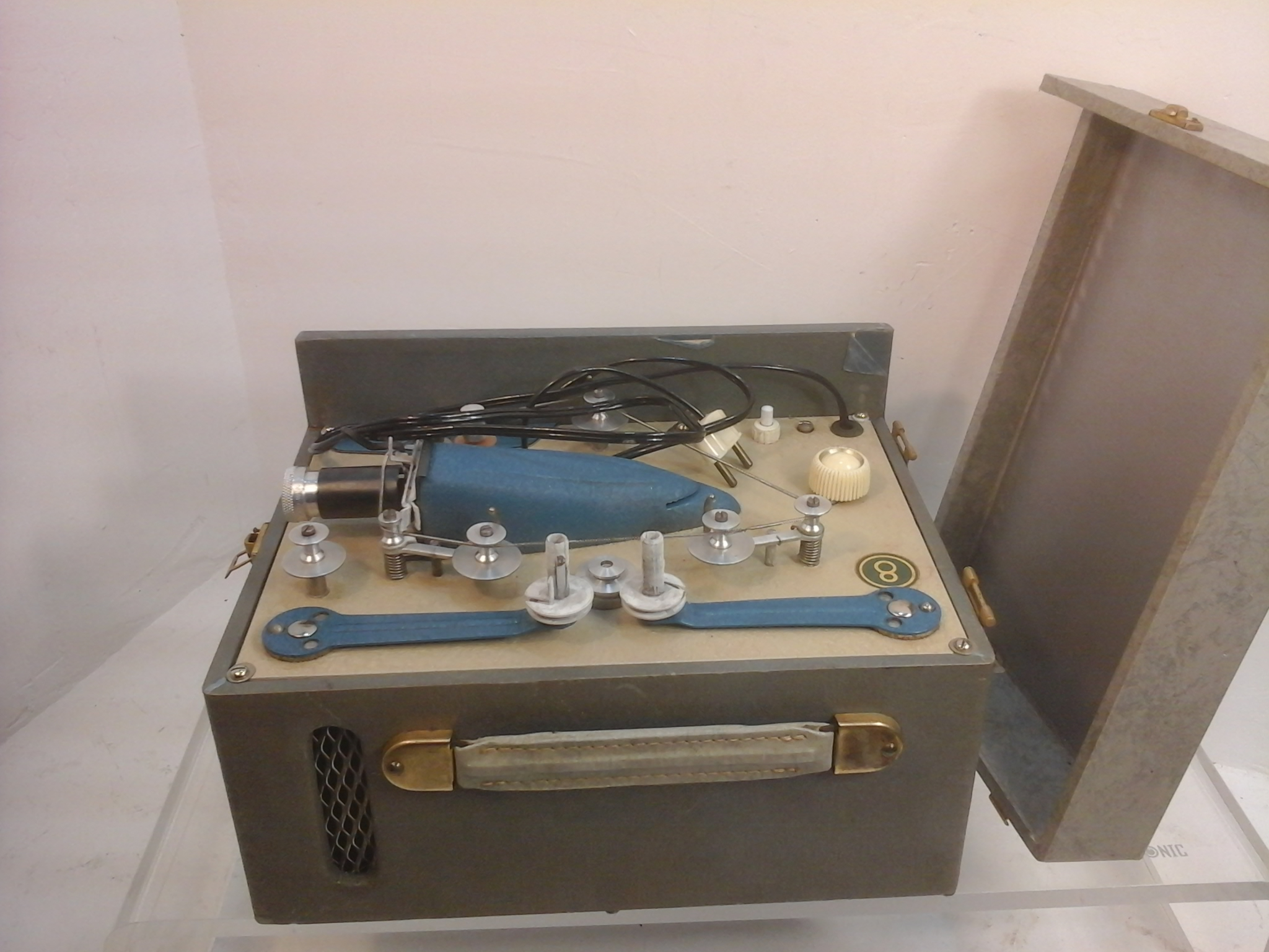 Projecteur ancien Lapierre et Saphir-Appareil de projection vintage-collection-déco  - Vue 2 - 
