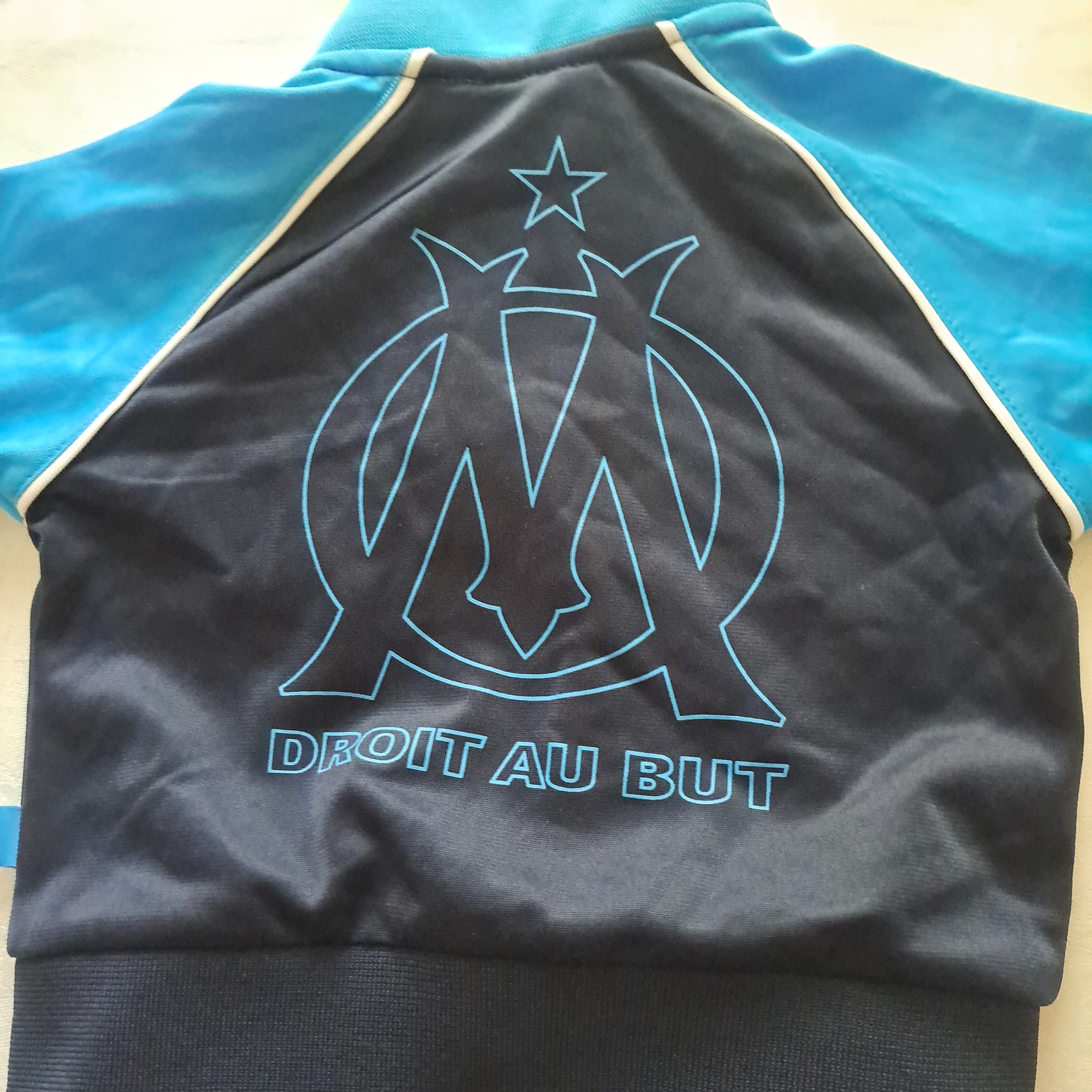 JOGGING "BEBE" "OM. DROIT AU BUT" - Taille: 6mois Comme neuf - Vue 4 - 