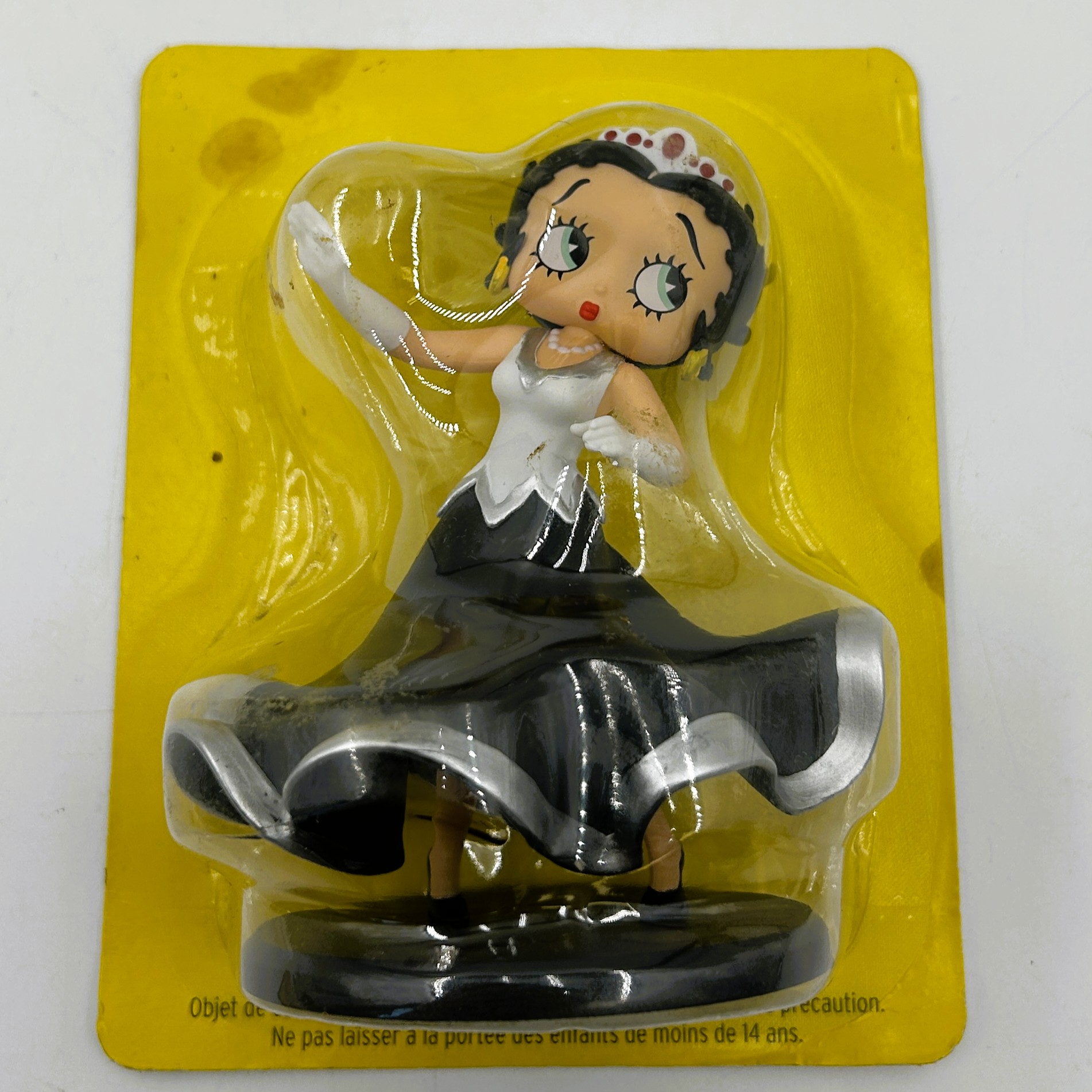 Voir photo 4 de Betty Boop – Lot 4 figurines “Danse” Hachette sous blister Betty Boop – Lot 4 figurines “Danse” Hachette sous blister Bon état - Vue 4 -