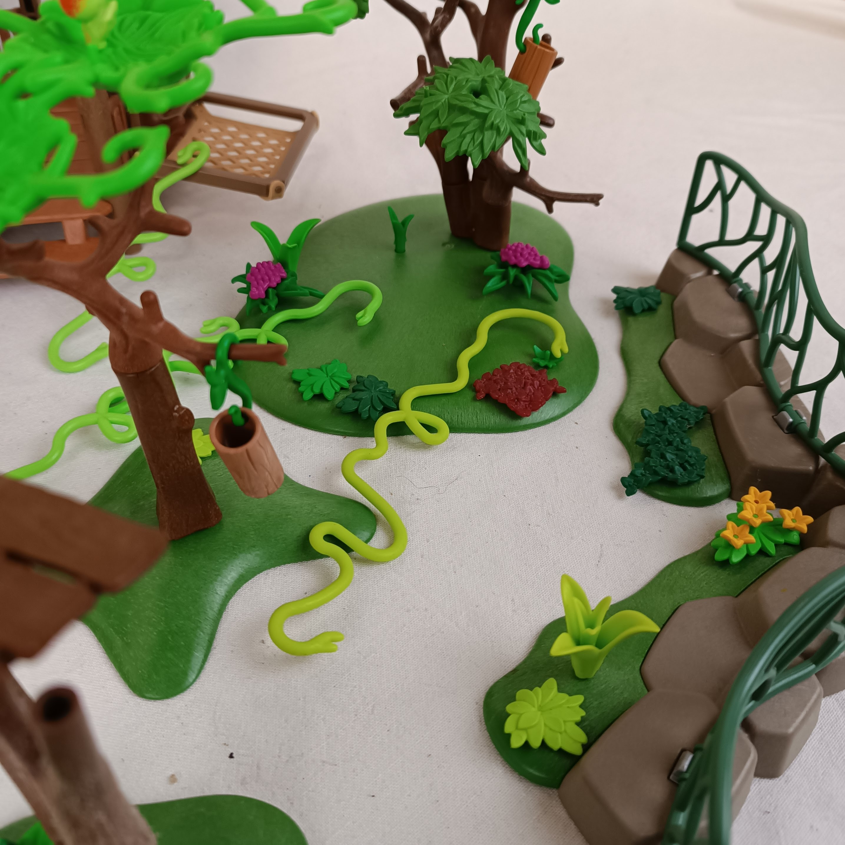 Ensemble Playmobil Zoo, Parc animalier et autres extensions : 175 animaux, 24 personnages Bon état - Vue 15 - 