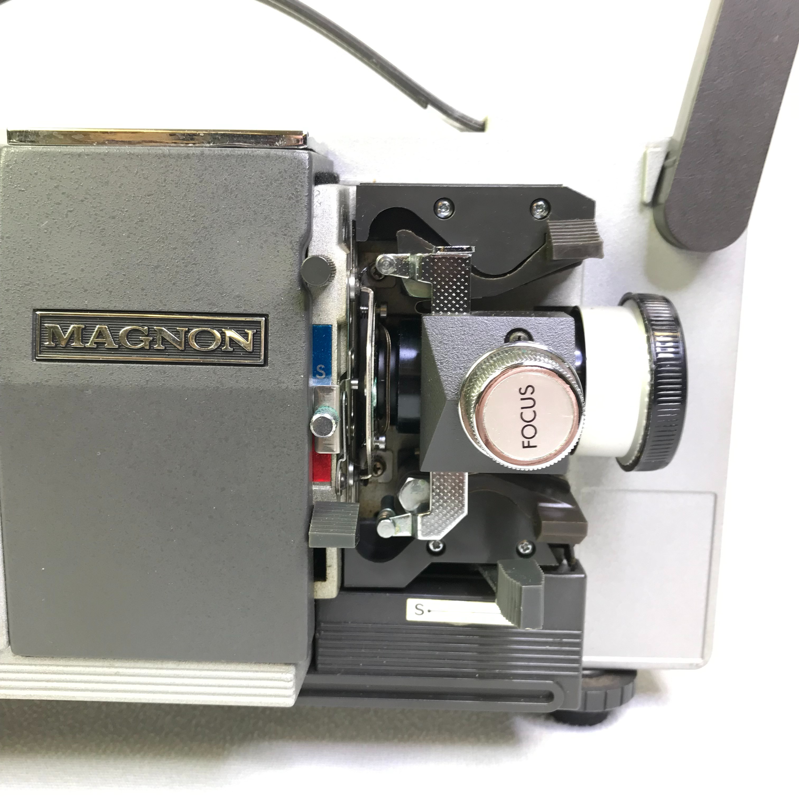  Projecteur de film 8 mm : Magnon 800 Instdual DLS Très bon état - Vue 4 - 