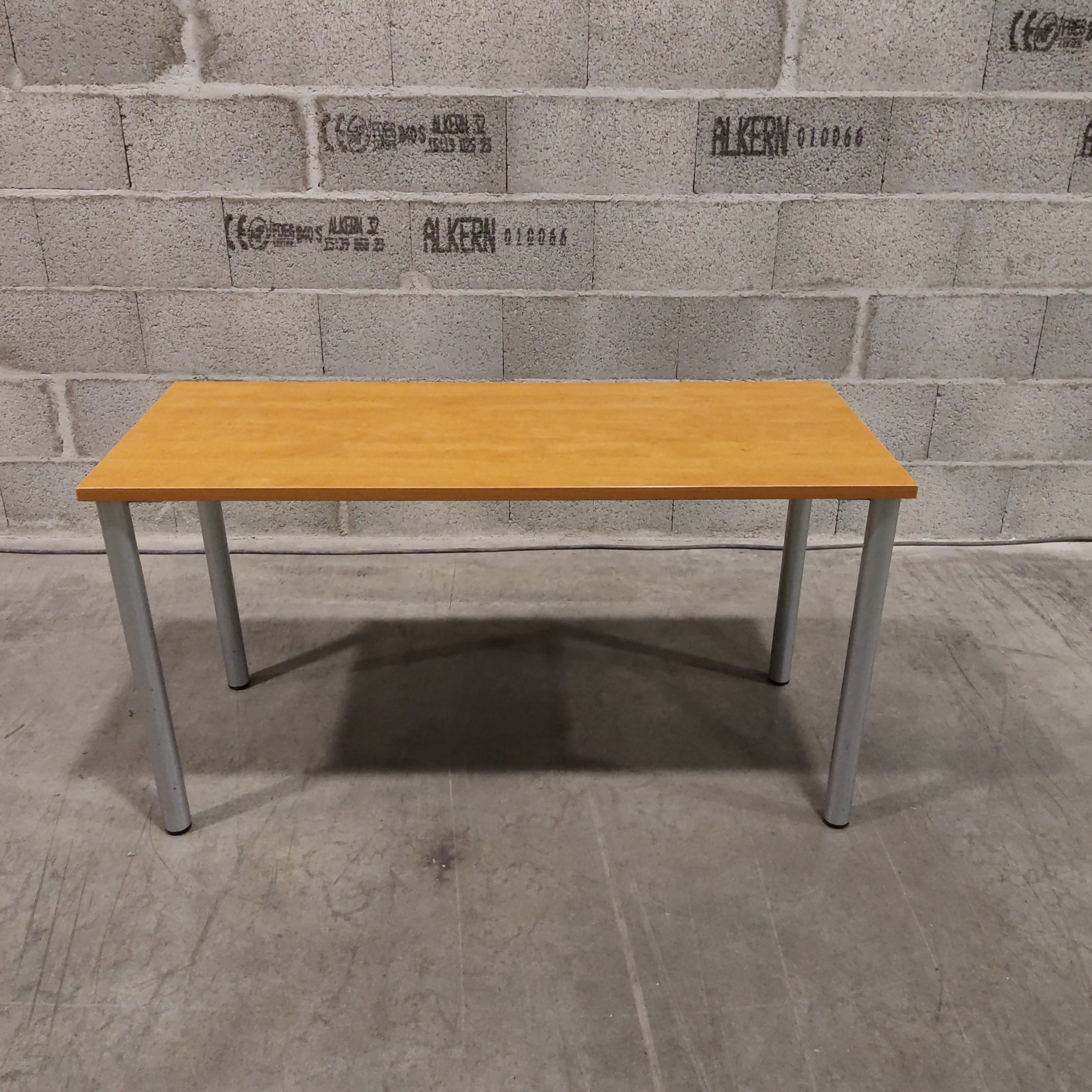 Table rectangulaire 140 cm  - Photo 0