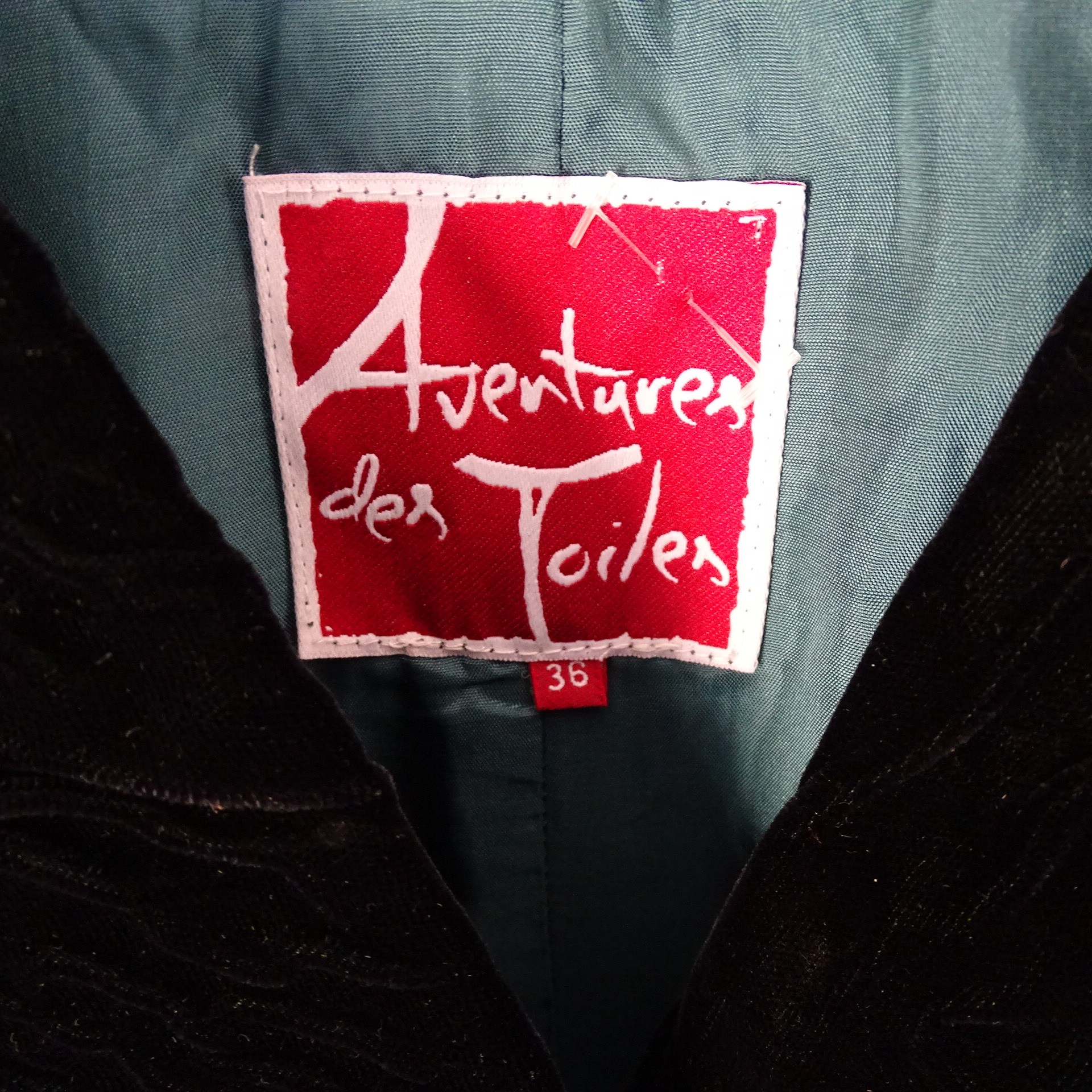 Voir photo 6 de Veste vintage en velours - Aventures des toiles, 36 Veste vintage en velours - Aventures des toiles, 36 Très bon état - Vue 6 -