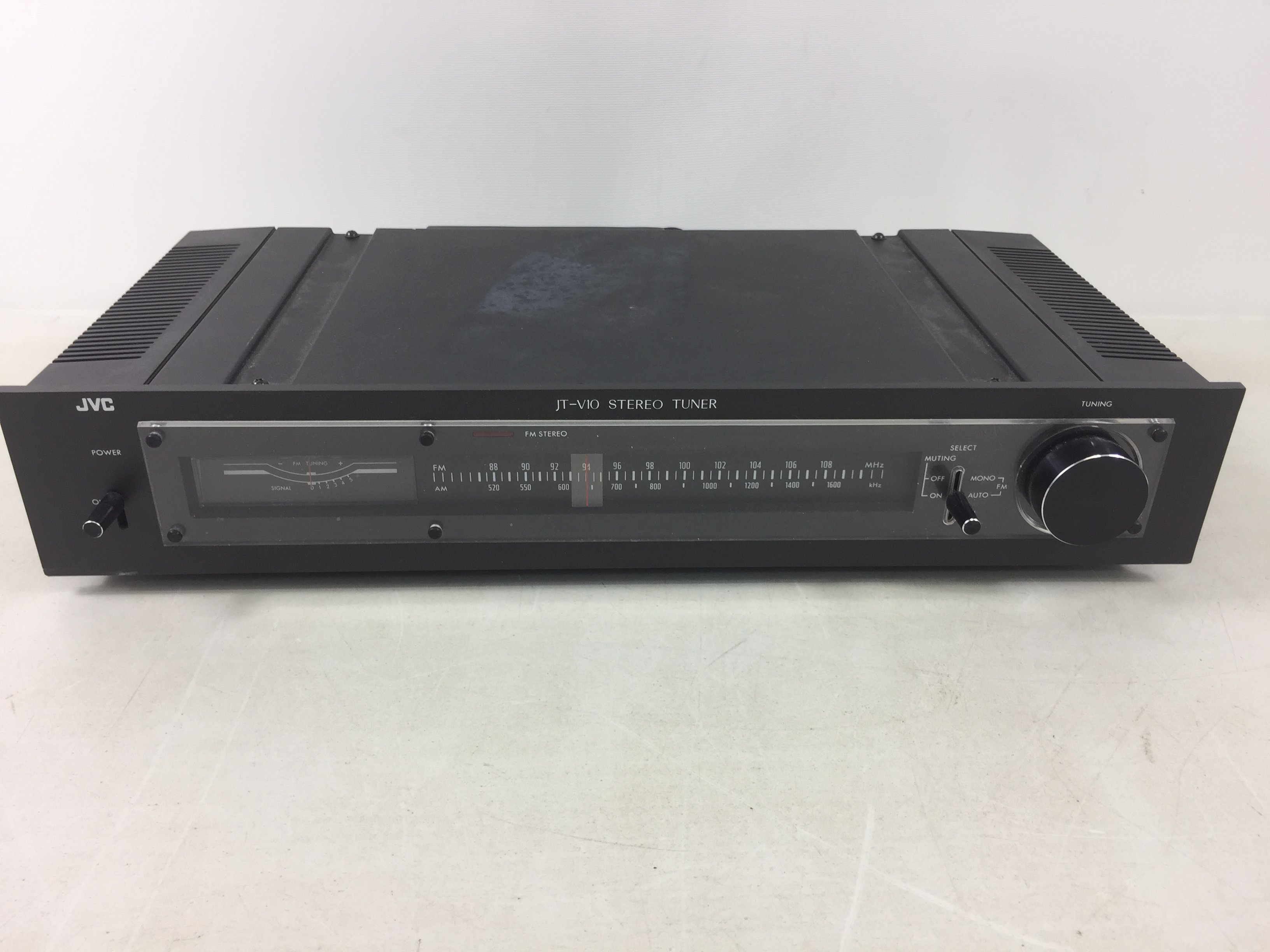 Tuner stéréo am fm JVC vintage Modèle JT-V22 Fonctionne - Canada