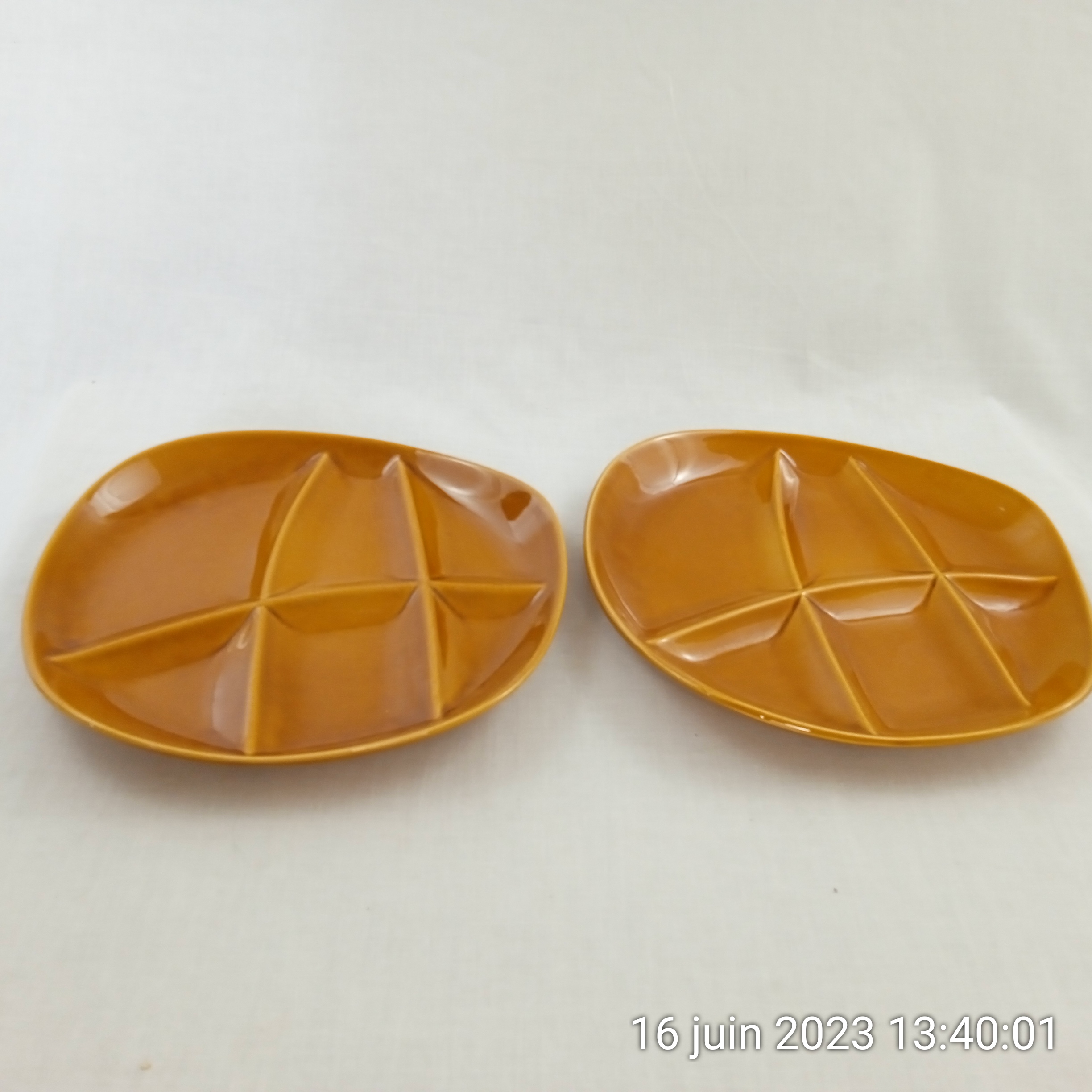 Lot de 2 assiettes à fondue bourguignonne en faïence de Salins France  - Photo 3