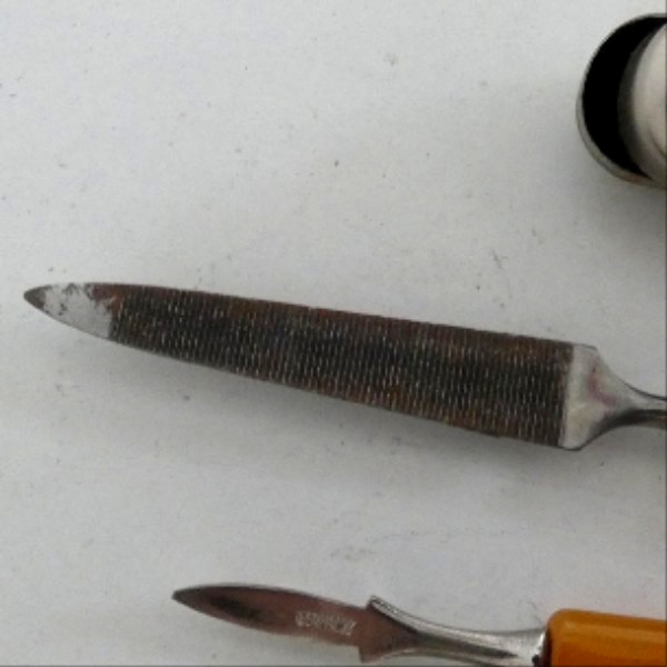 Ancienne trousse de manucure - 7 accessoires - Photo 4