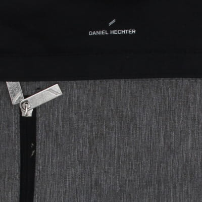 Voir photo 4 de Sacoche à bandoulière noir et grise - homme - Daniel Hechter - 20 cm X 22 cm Sacoche à bandoulière noir et grise - homme - Daniel Hechter - 20 cm X 22 cm Bon état - Vue 4 -