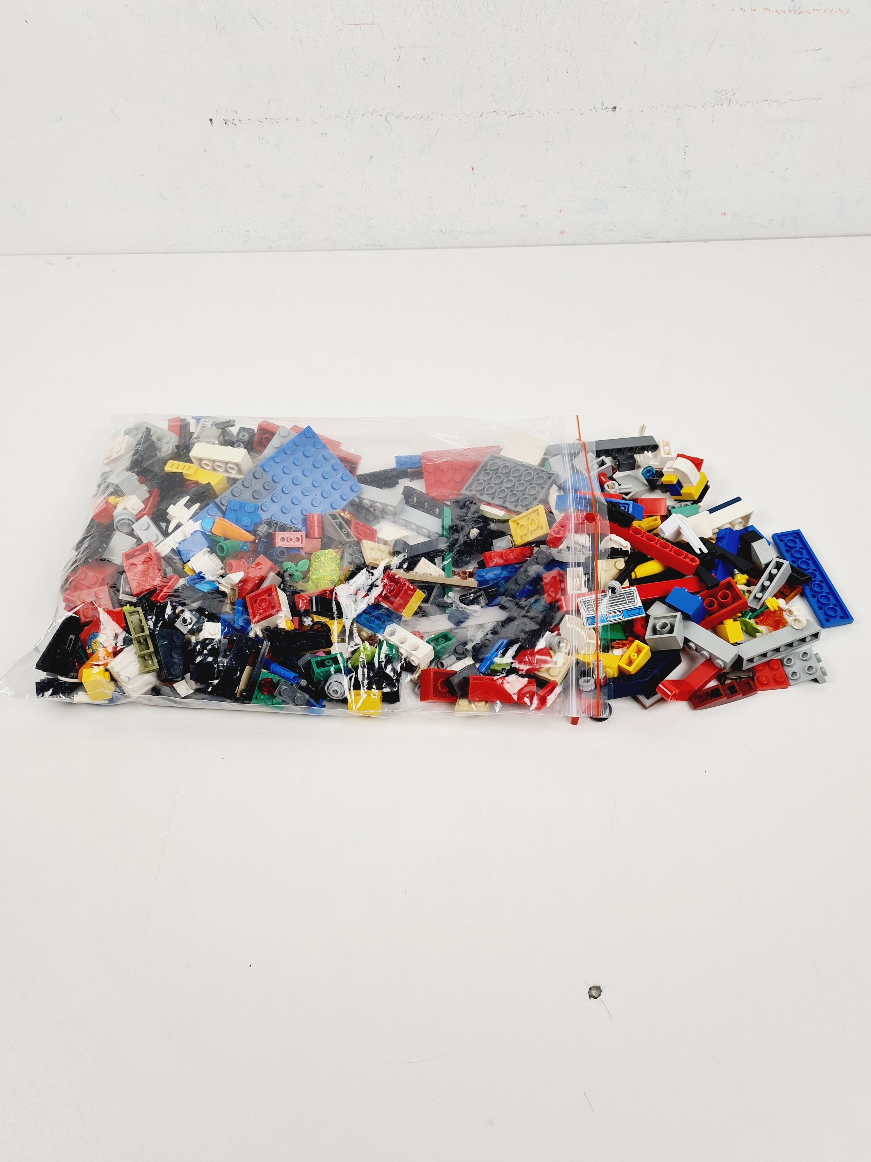 Voir photo 3 de Lego - Sachet Lego en vrac - 500 g Lego - Sachet Lego en vrac - 500 g Bon état - Vue 3 -
