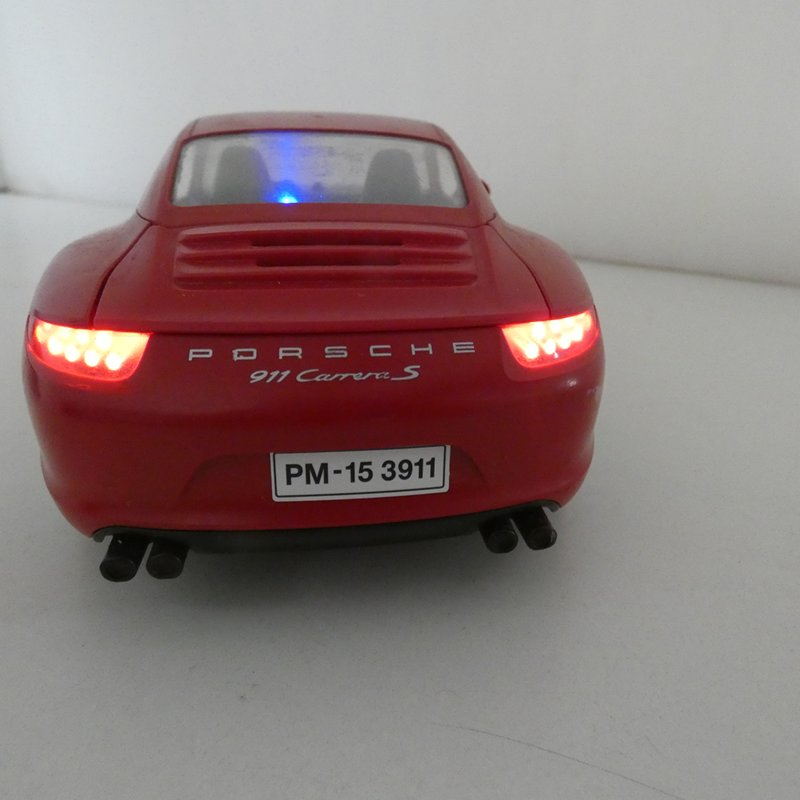 Voir photo 4 de Lot 2 voitures miniatures Playmobil Porsche L = 26 cm Lot 2 voitures miniatures Playmobil Porsche L = 26 cm État correct - Vue 4 -