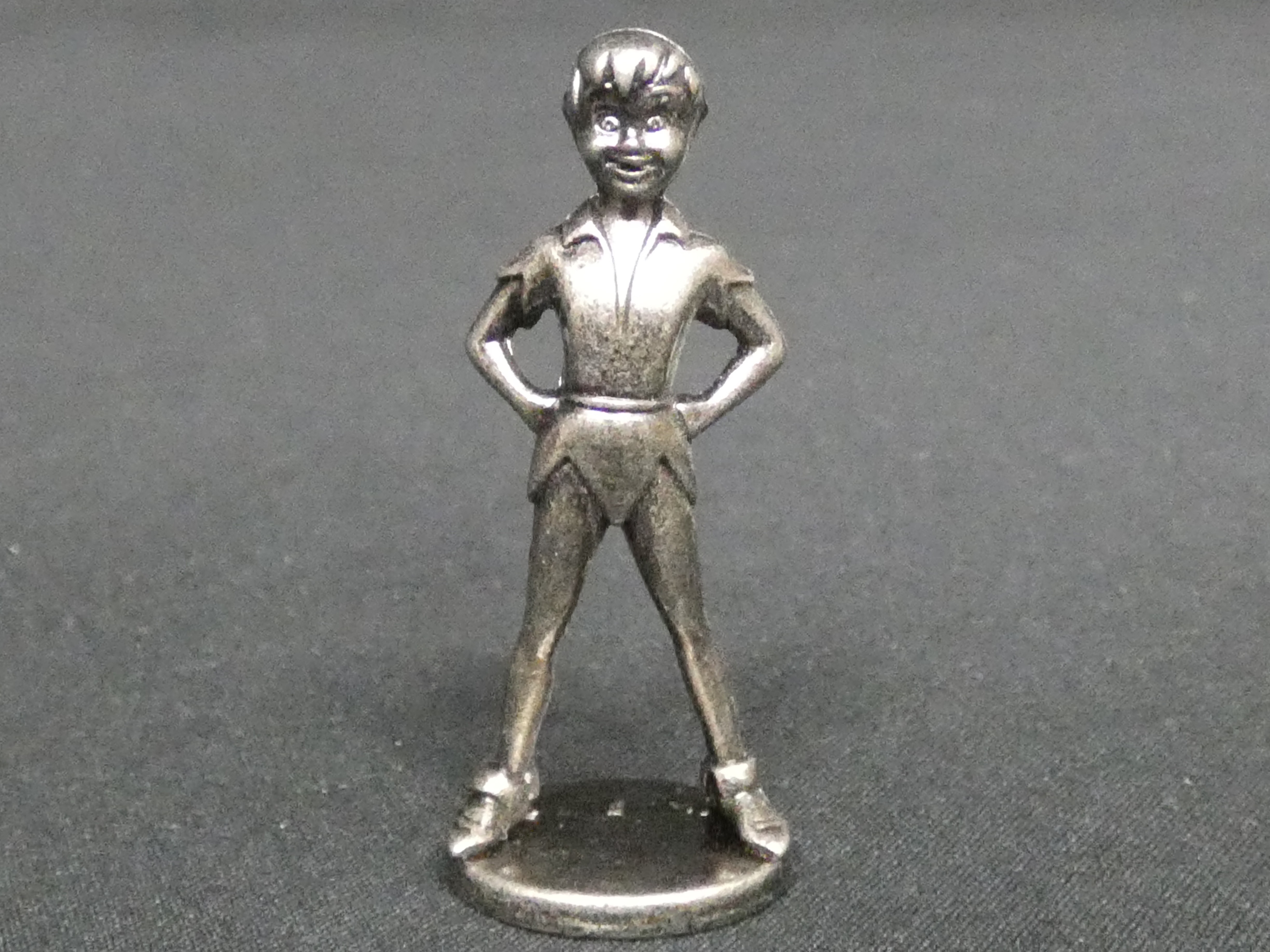 Ensemble de 8 petits personnages Disney en métal - Comme neuf - Photo 8