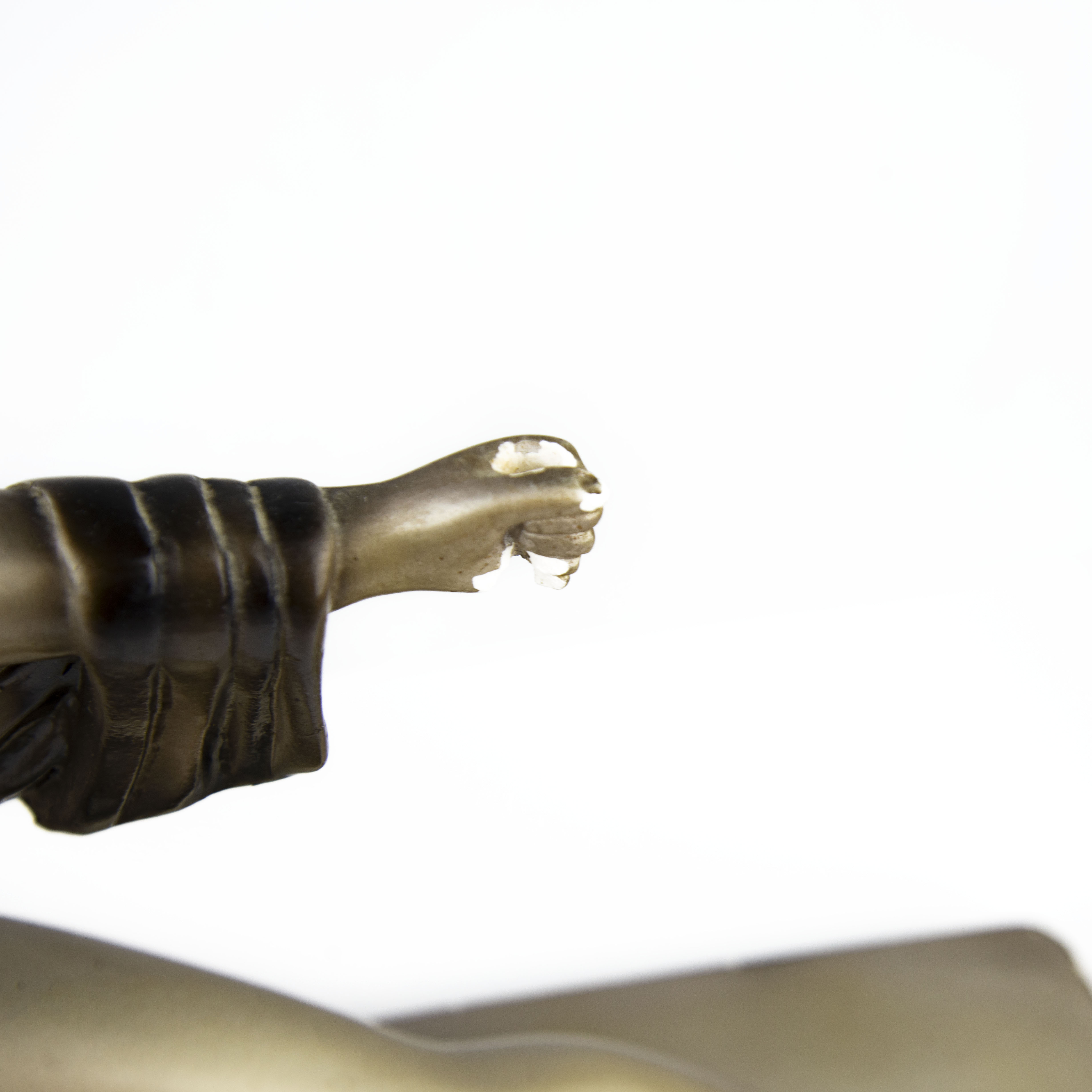 Femme guerrière nue entourée d'un drap en plâtre - État correct - Photo 4