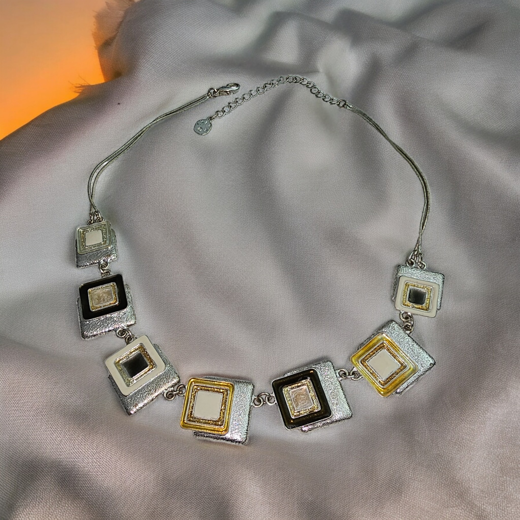 Collier d'été réglable " Ikita " Comme neuf - Vue 2 - 