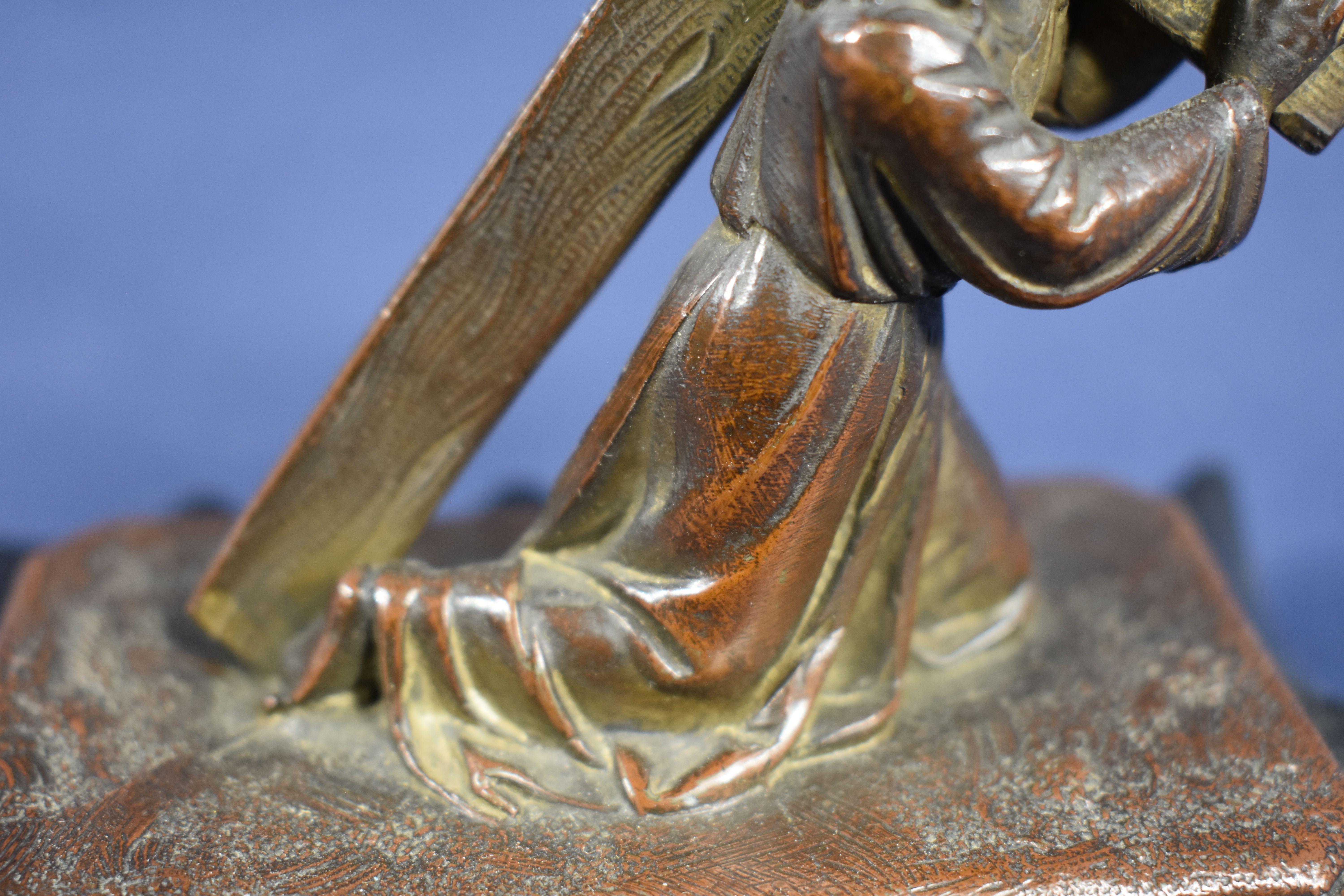 Statuette du Christ portant sa croix ( bronze sur marbre ), longueur 12.5, largeur 8.5 et hauteur 10 cm. - Photo 6
