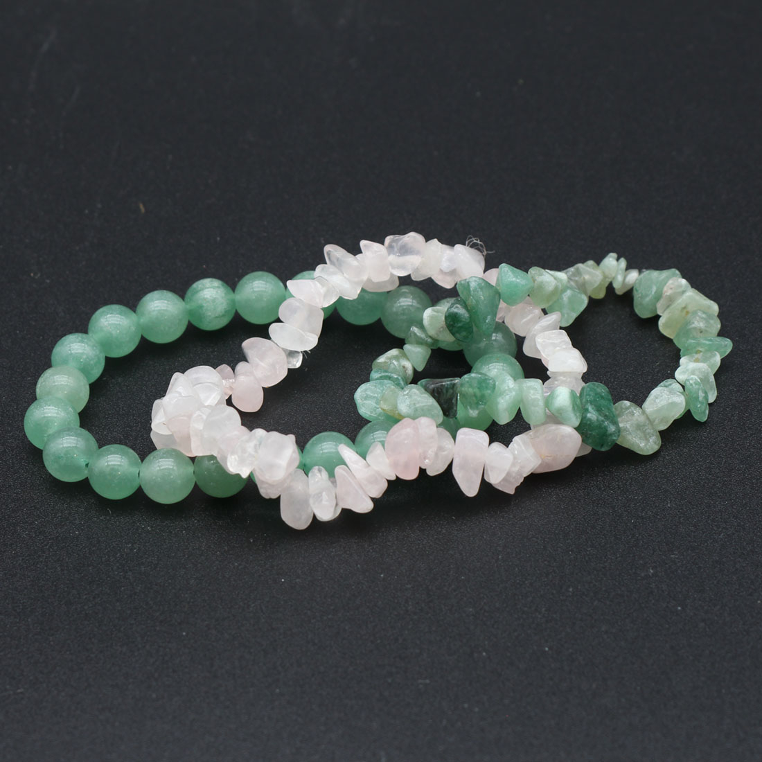 3 bracelets pierre verte rose Bon état - Vue 2 - 