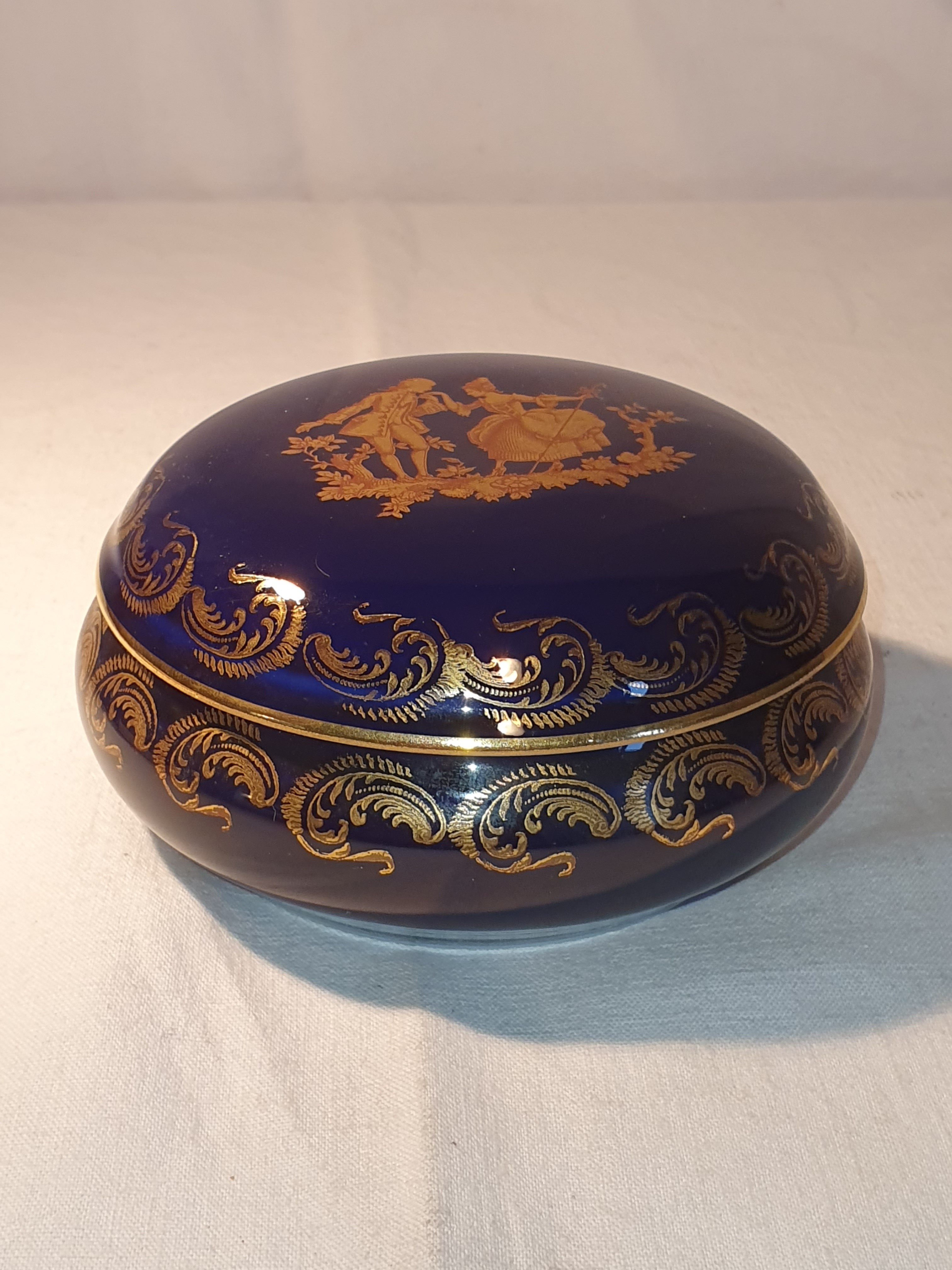 Bonbonnière bleu de four de Limoges - Très bon état - Photo 2