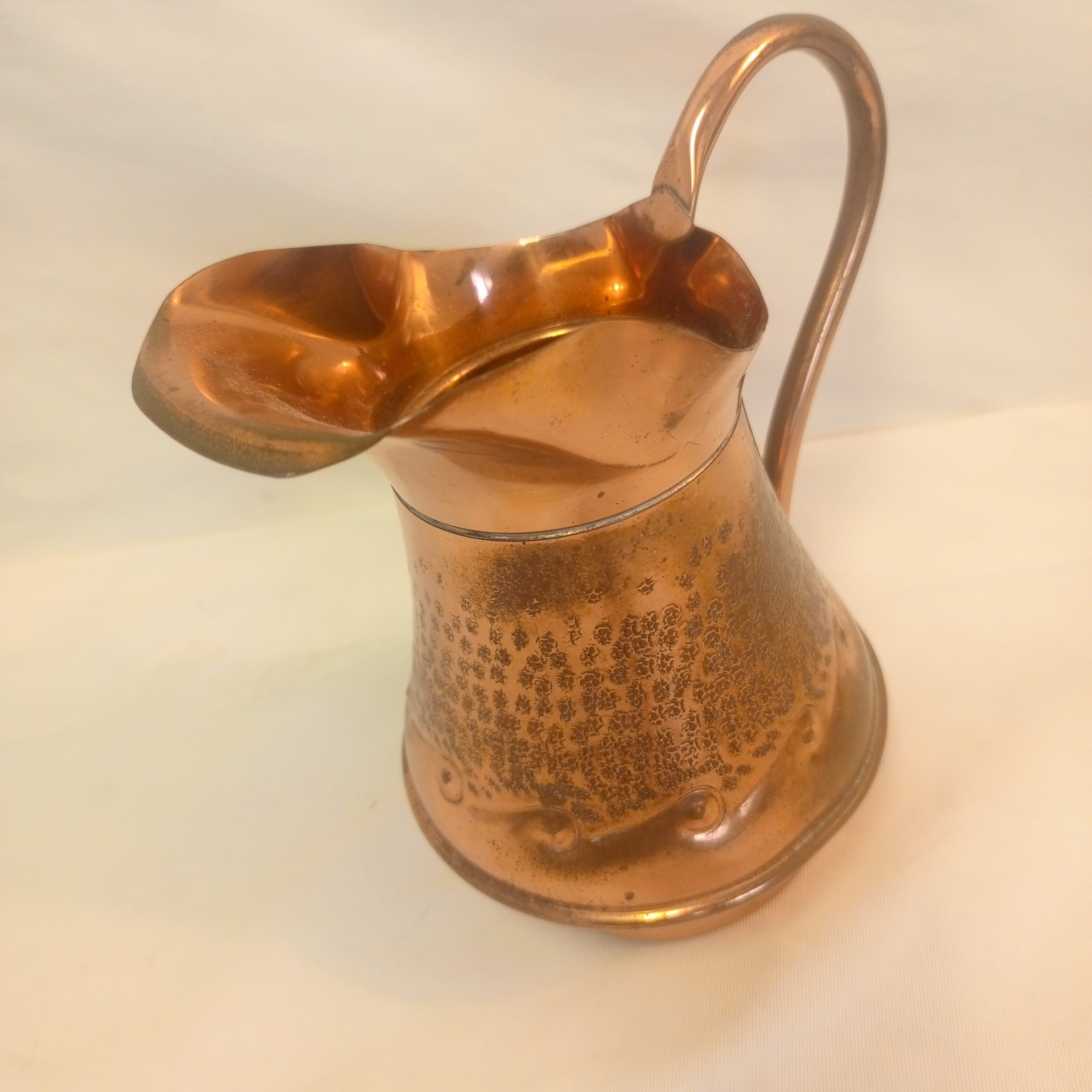 Ancien pichet en cuivre martelé - Photo 4