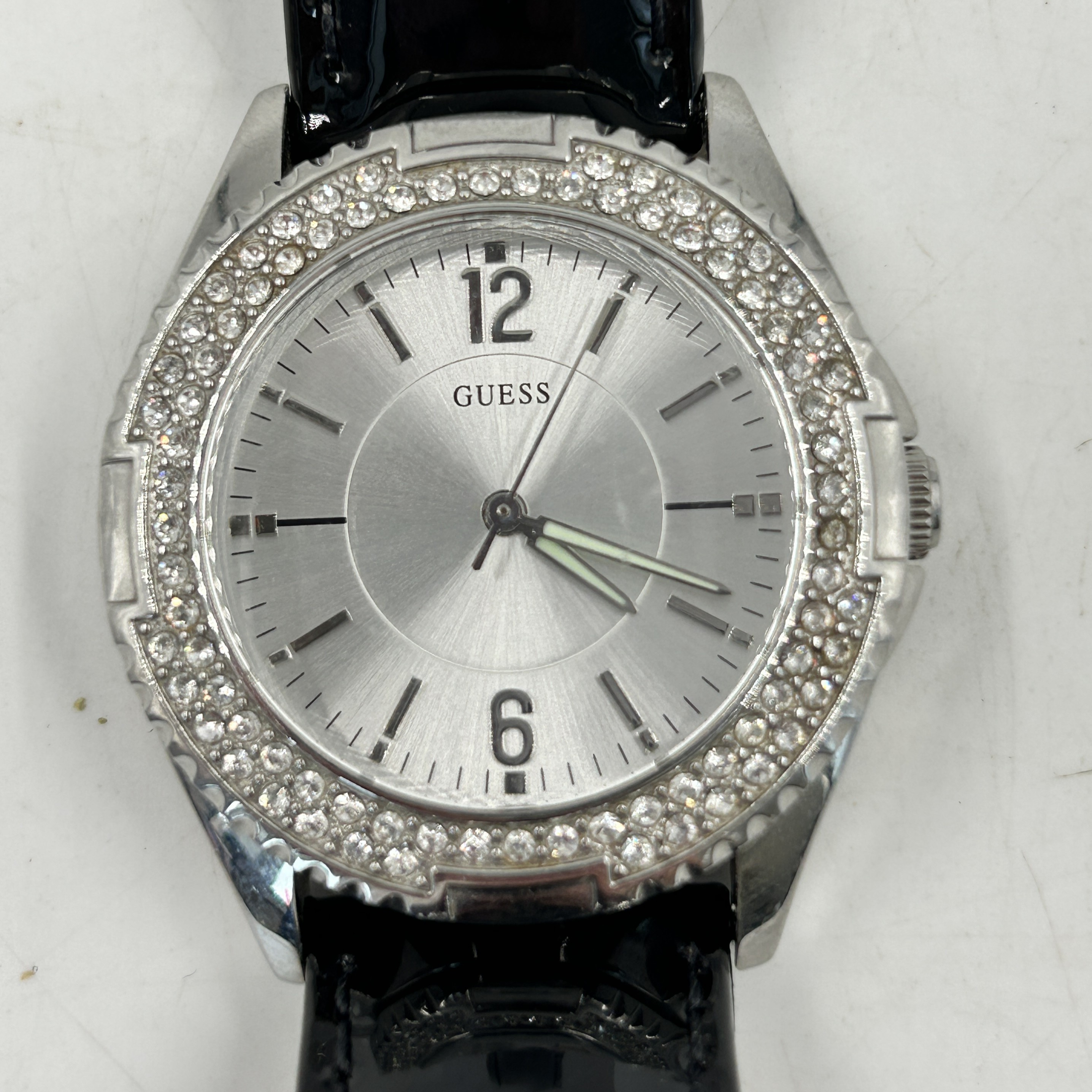 Montre Guess à quartz - Photo 1