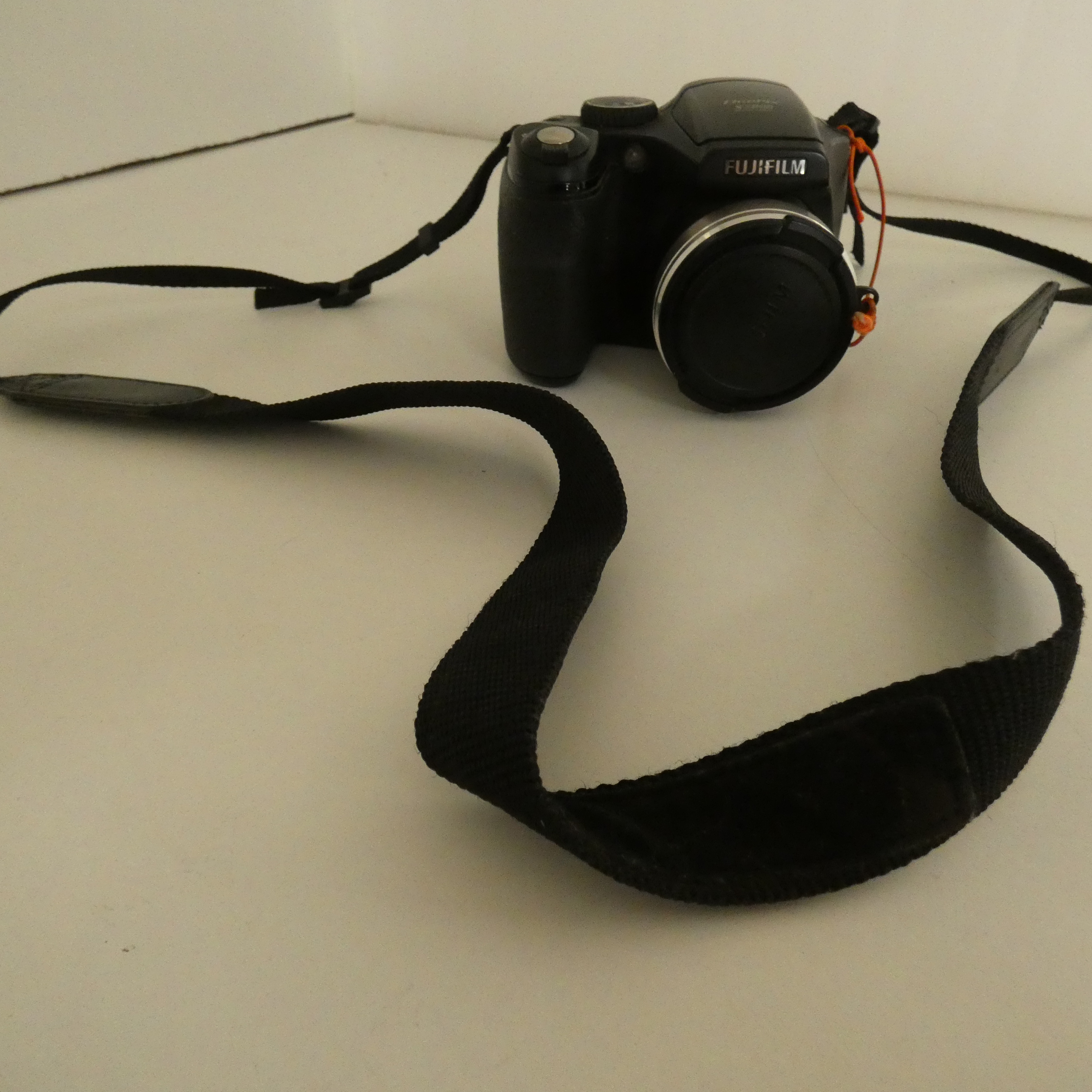 Appareil photo numérique Fujifilm modèle FinePix S5800 - Photo 2