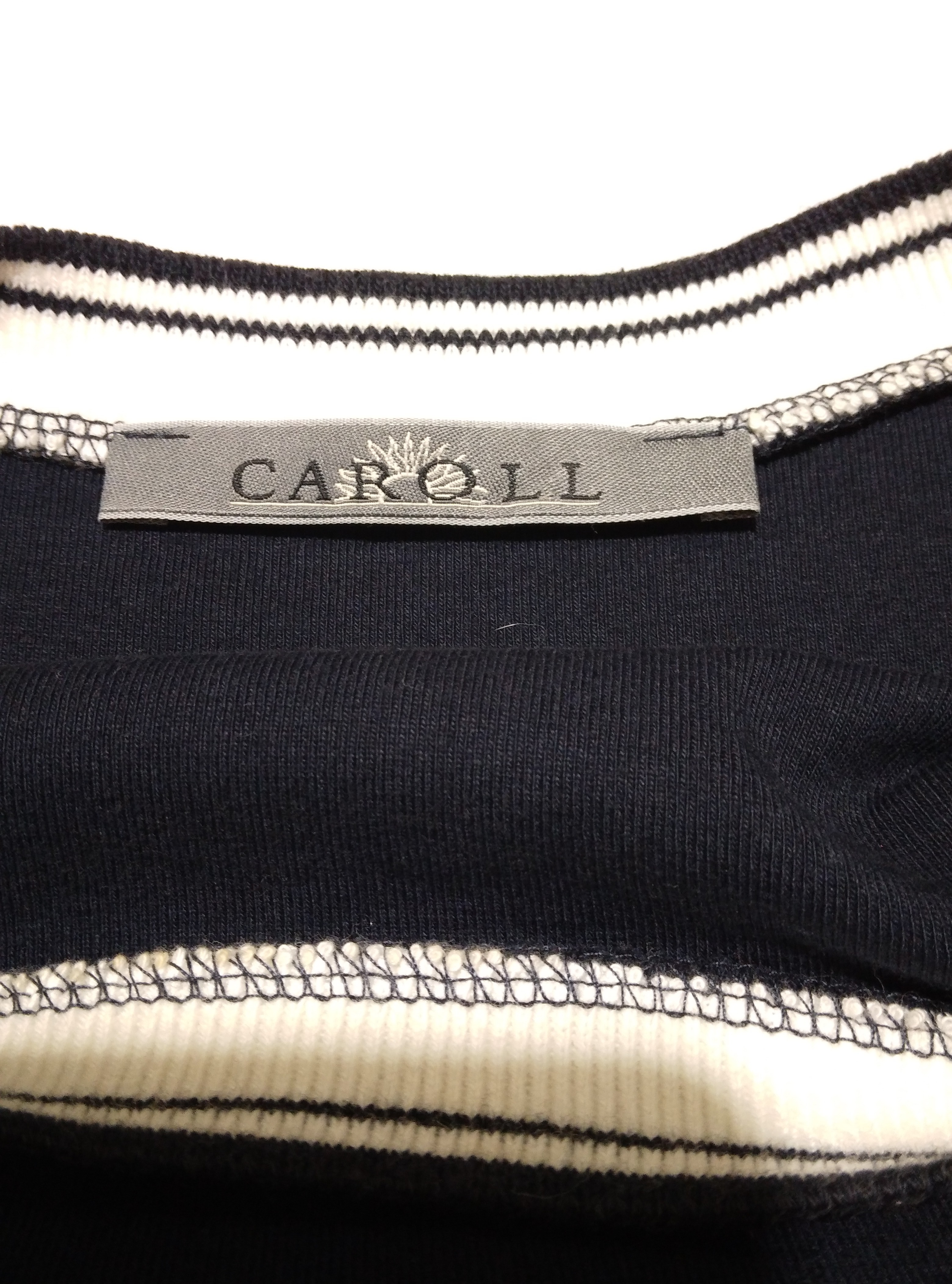 Pull bleu marine et bandes blanches, Caroll - 44. - Photo 4