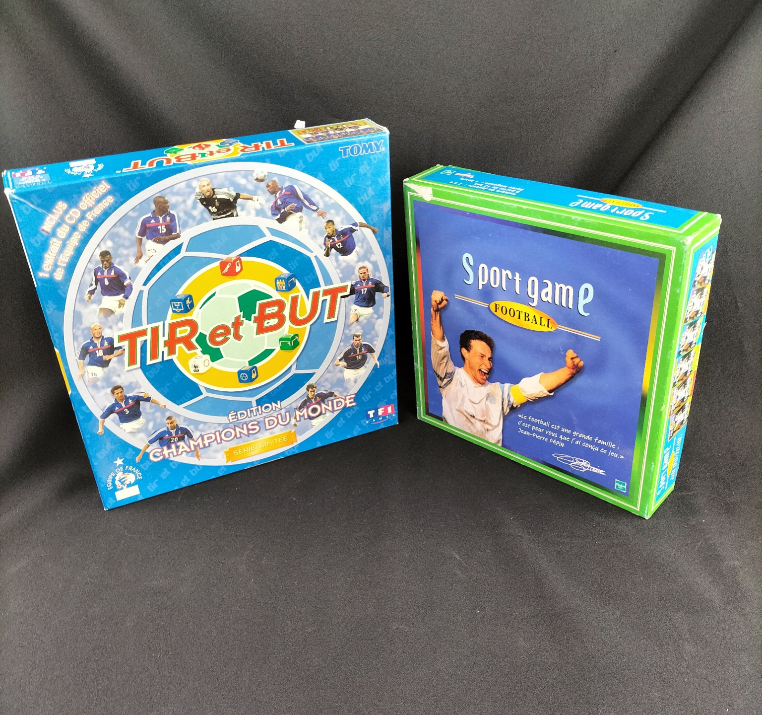 Voir photo 2 de Duo de jeux de société football vintage – Culture et stratégie pour passionnés du ballon rond Duo de jeux de société football vintage – Culture et stratégie pour passionnés du ballon rond Bon état - Vue 2 -