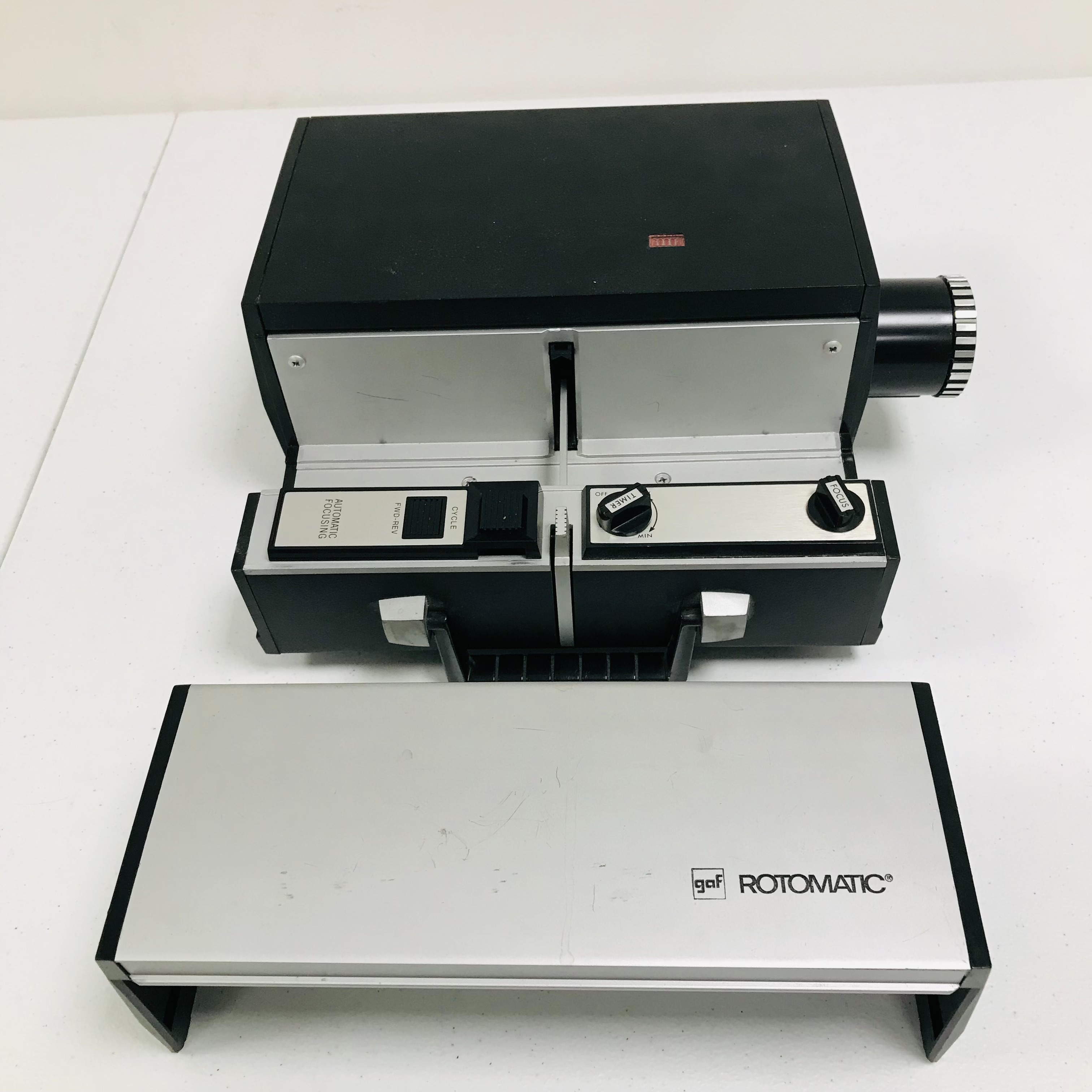 Projecteur de diapositives zoom autofocus GAF Rotomatic 737 - Photo 1