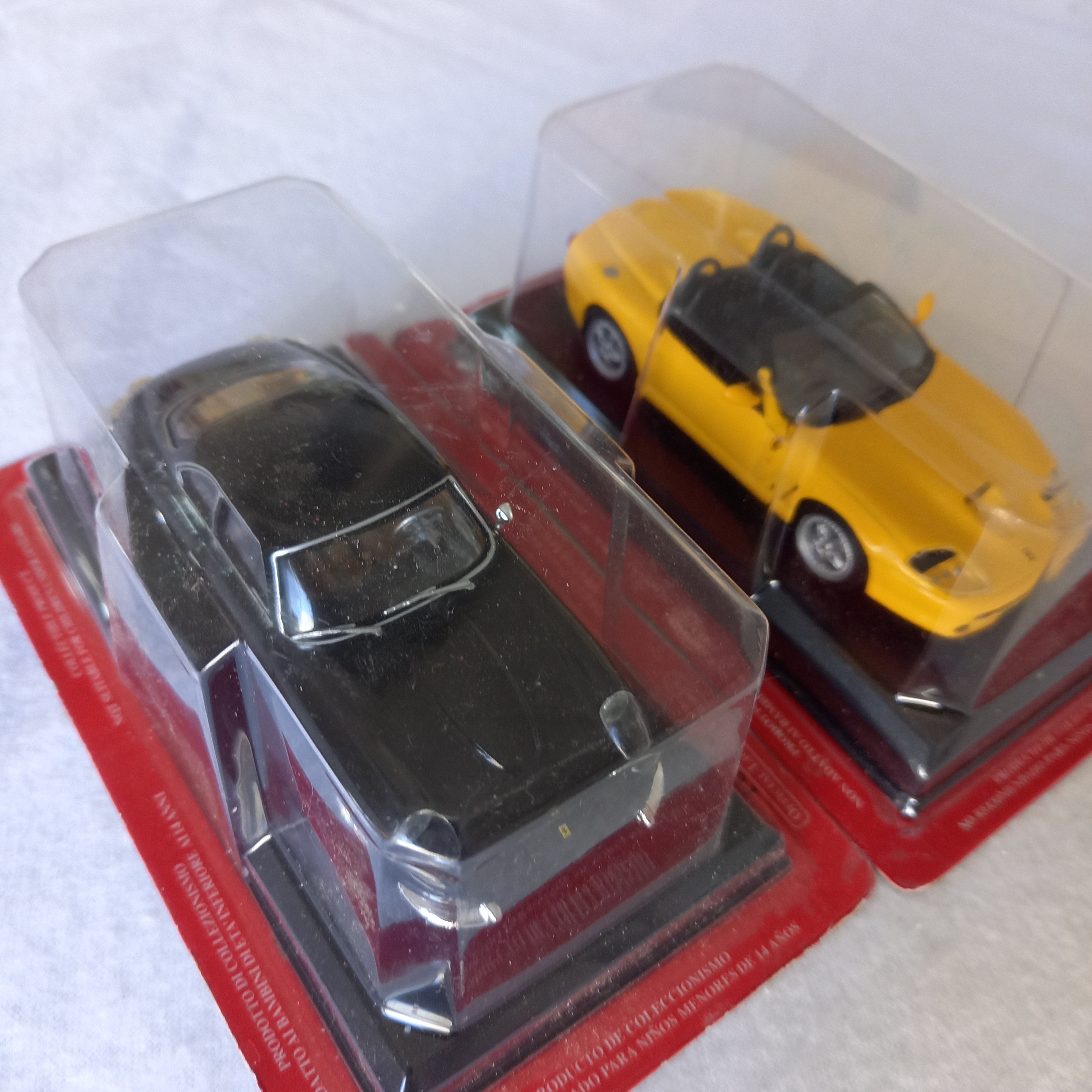 Deux voitures miniatures Collection Ferrari Comme neuf - Vue 7 - 