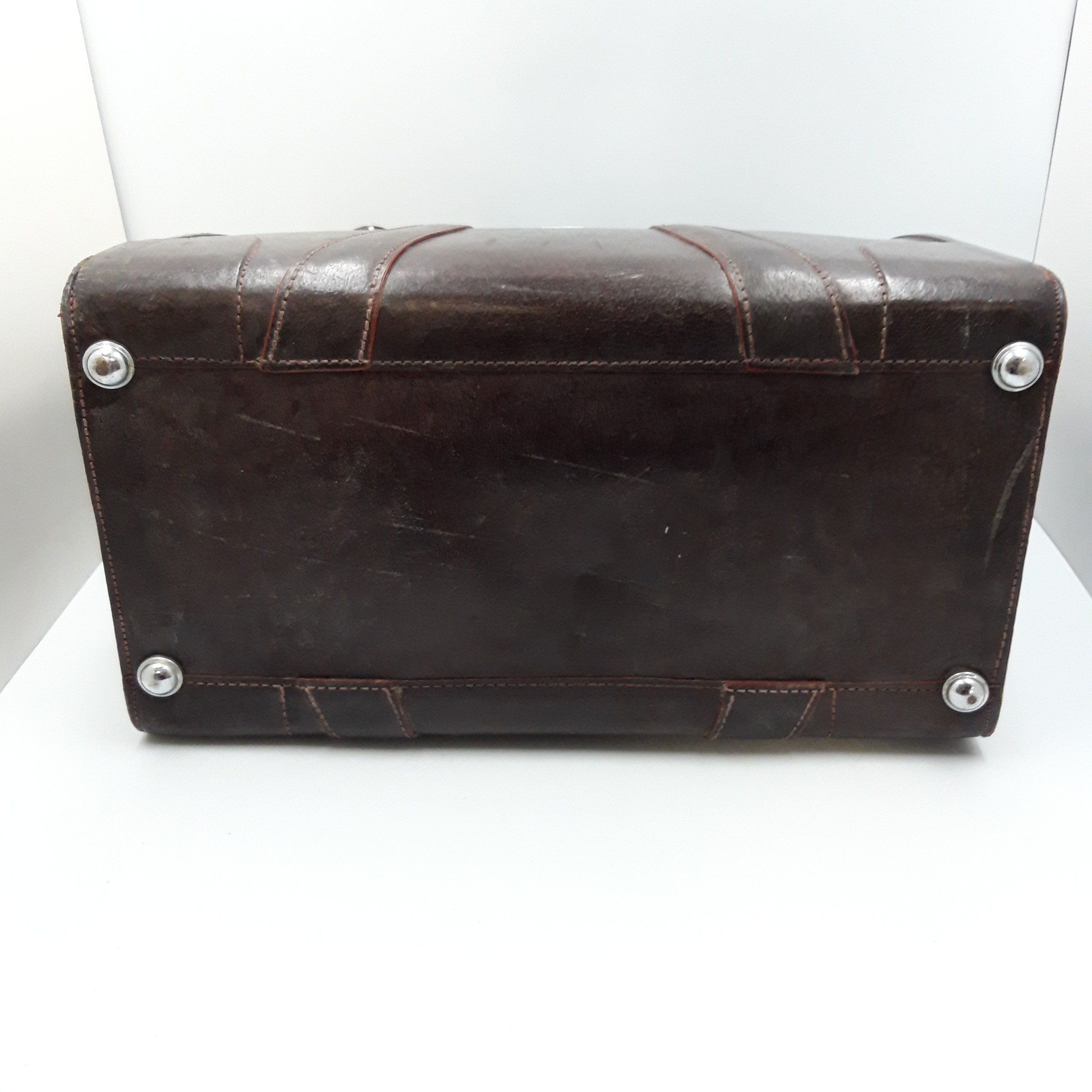 Mallette de voyage à clés en cuir véritable marron Bon état - Vue 3 - 