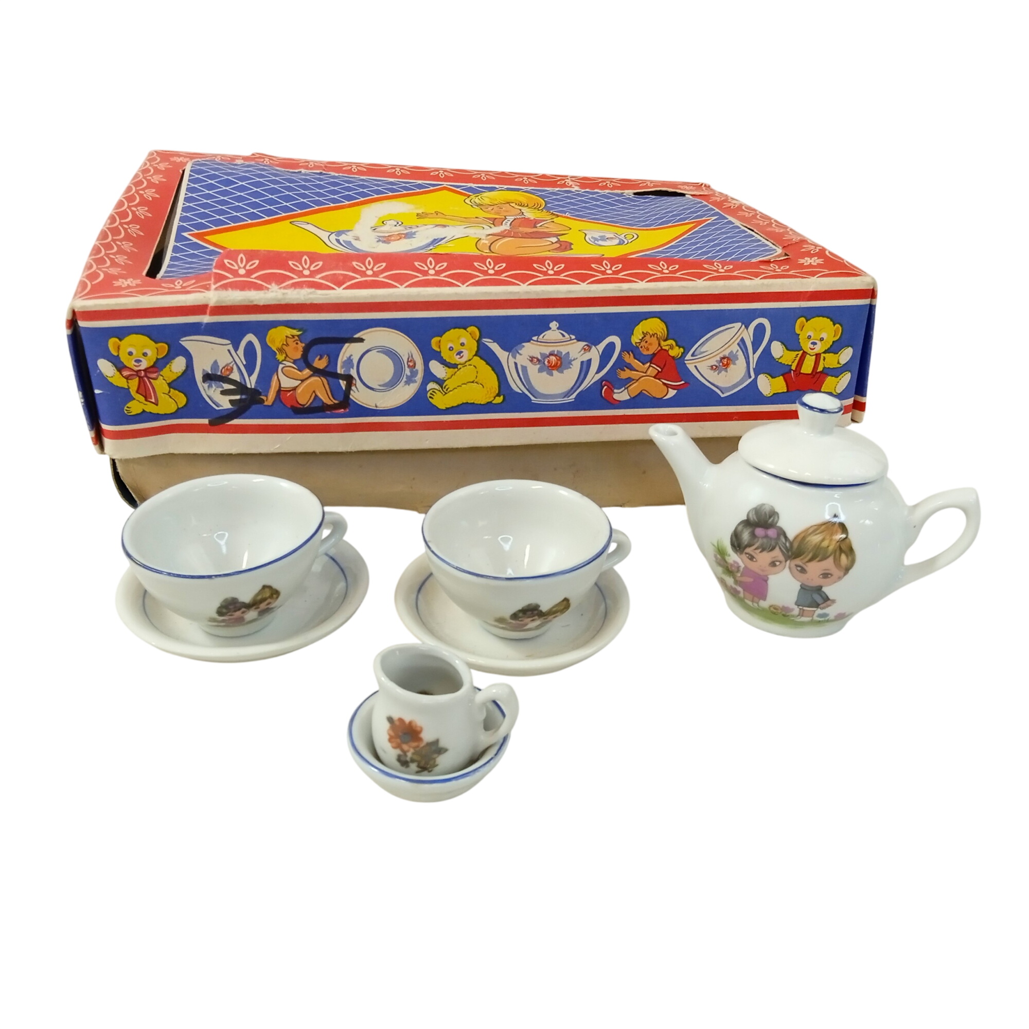 Acheter Petite DINETTE porcelaine service à thé fleuri 1960s avec boite - 22,00 € Petite DINETTE porcelaine service à thé fleuri 1960s avec boite - reconditionné disponible sur Label Emmaüs