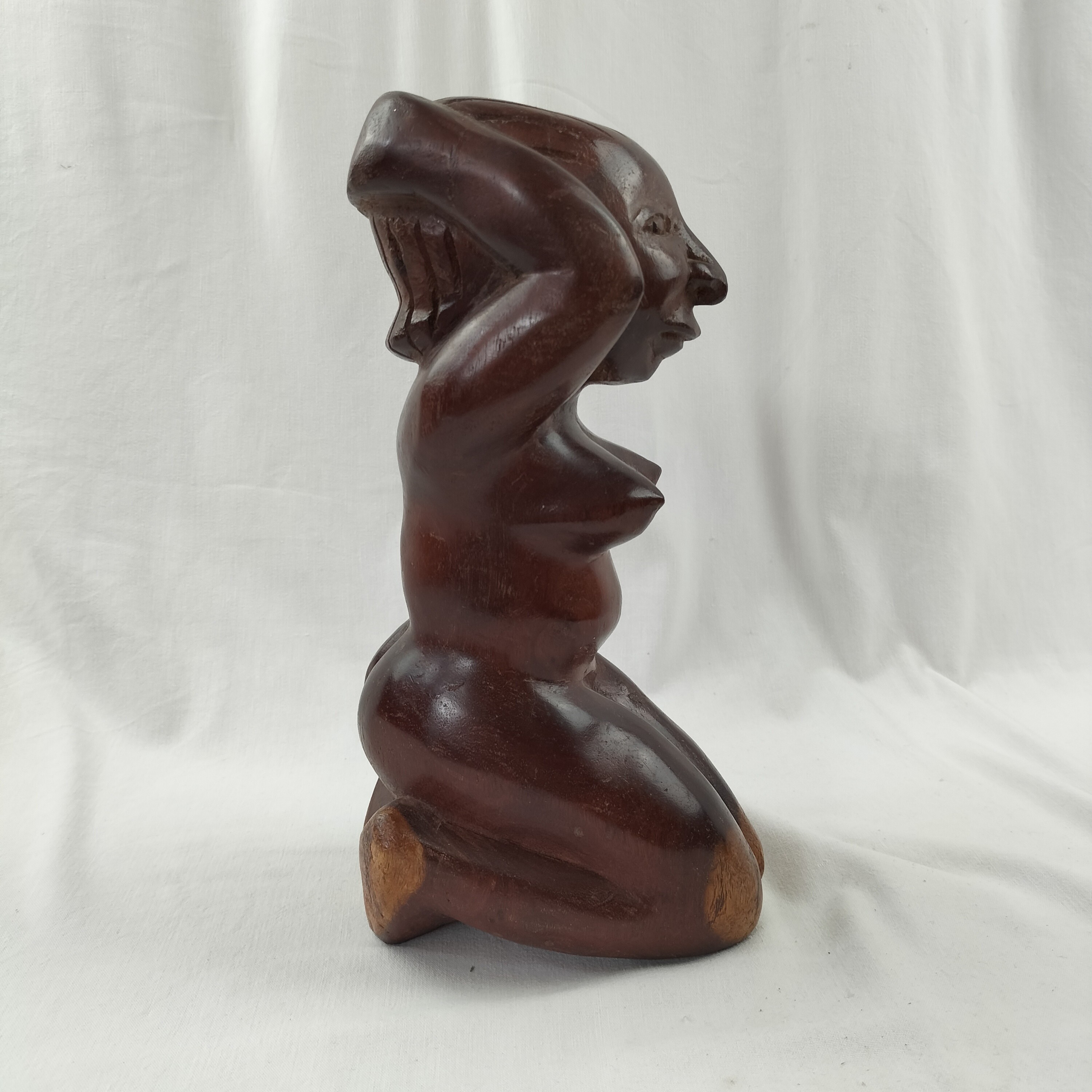 Statue de femme en bois massif ablutions - Photo 3