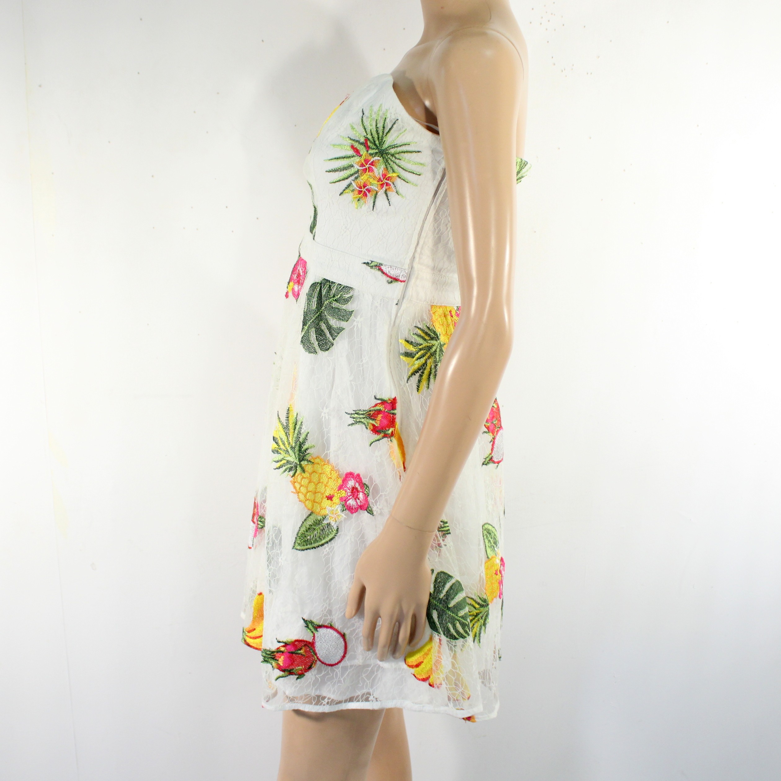 Robe Blanche Brodée NAF NAF Taille 38  - Vue 4 - 