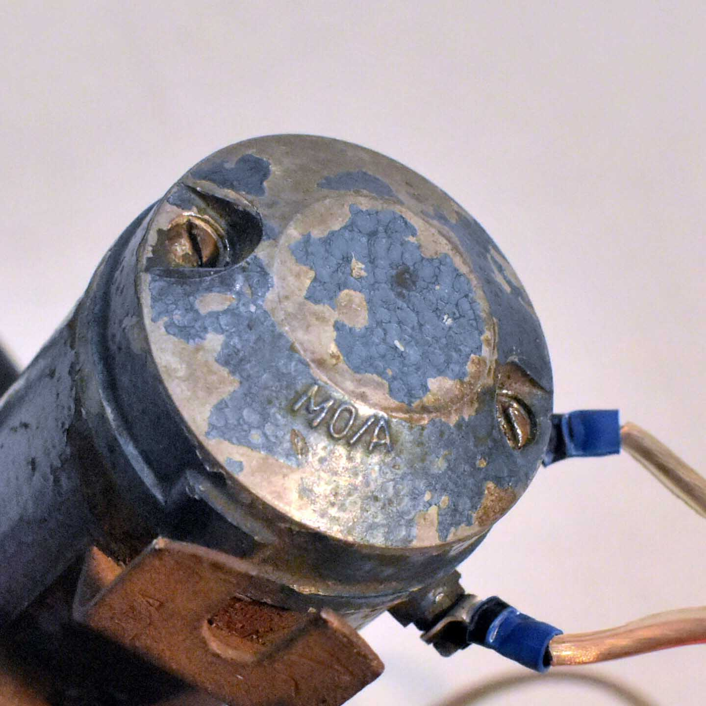 Ancien Klaxon 12 Volts - Maserati™  - Vue 7 - 
