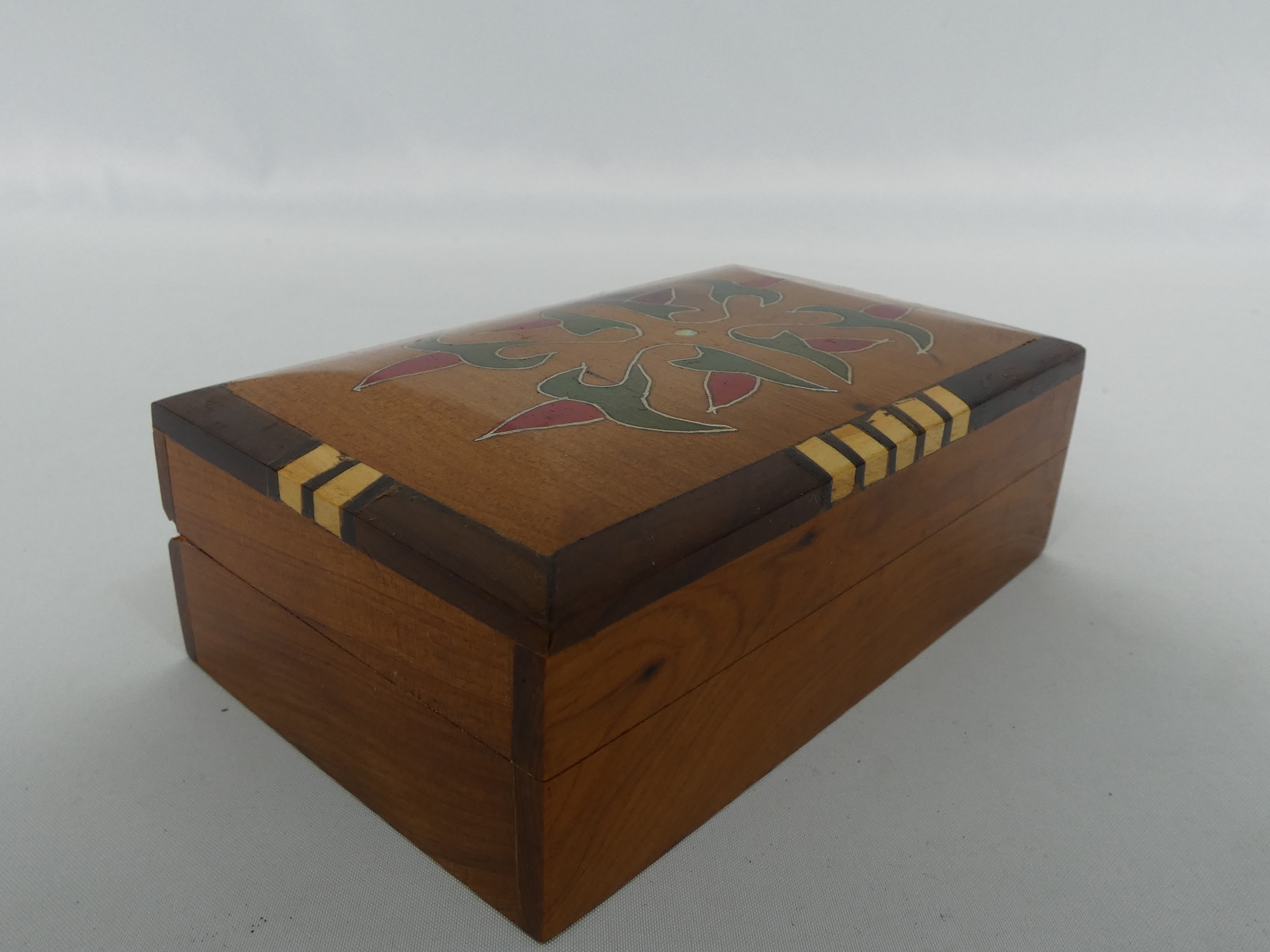Petit coffret à bijoux en bois - Photo 3