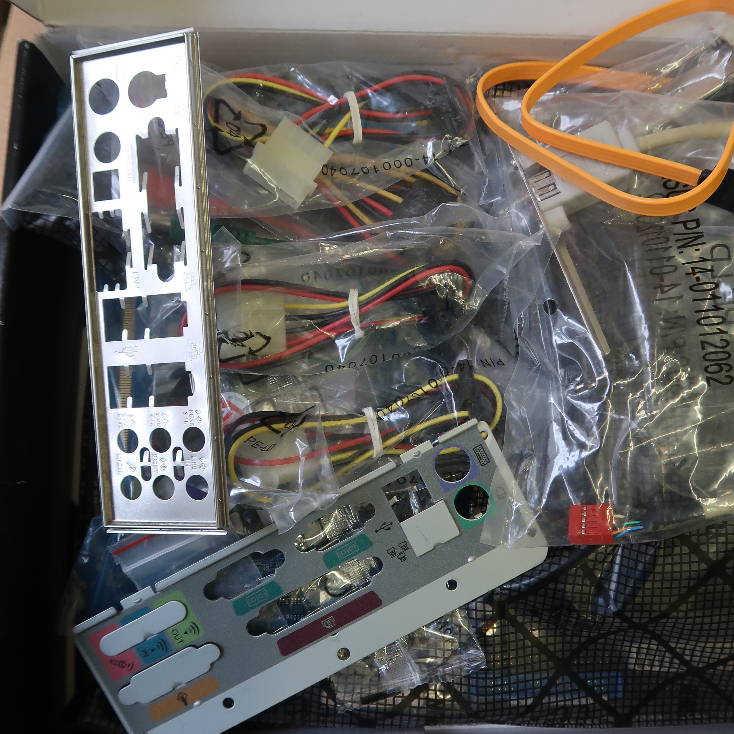 Carte-Mère "Asus" A8N-SLI Premium - Proactive AI - Bon état - Photo 2